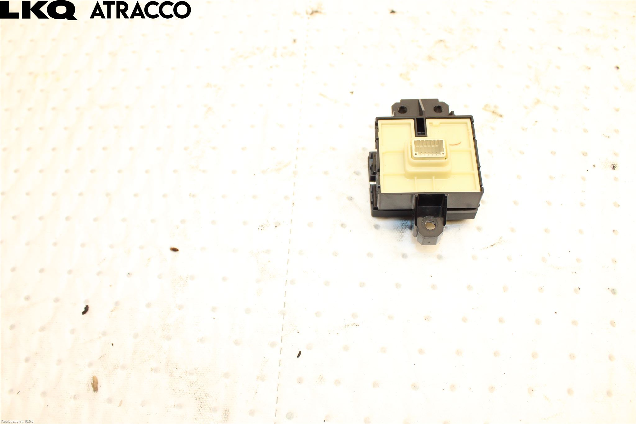 Toyota bZ4X EA10 22- Strömställare Parkeringsbroms