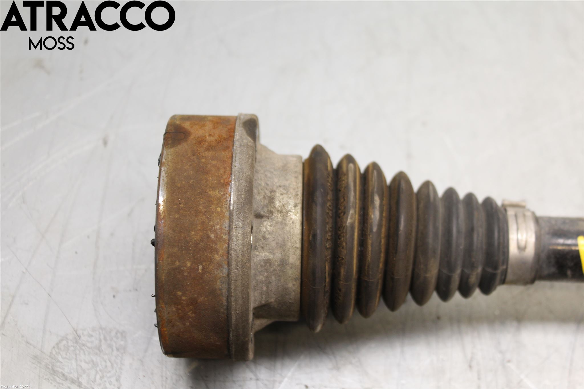 Volkswagen VW POLO 10-17 Drivaxel Fram Vänster