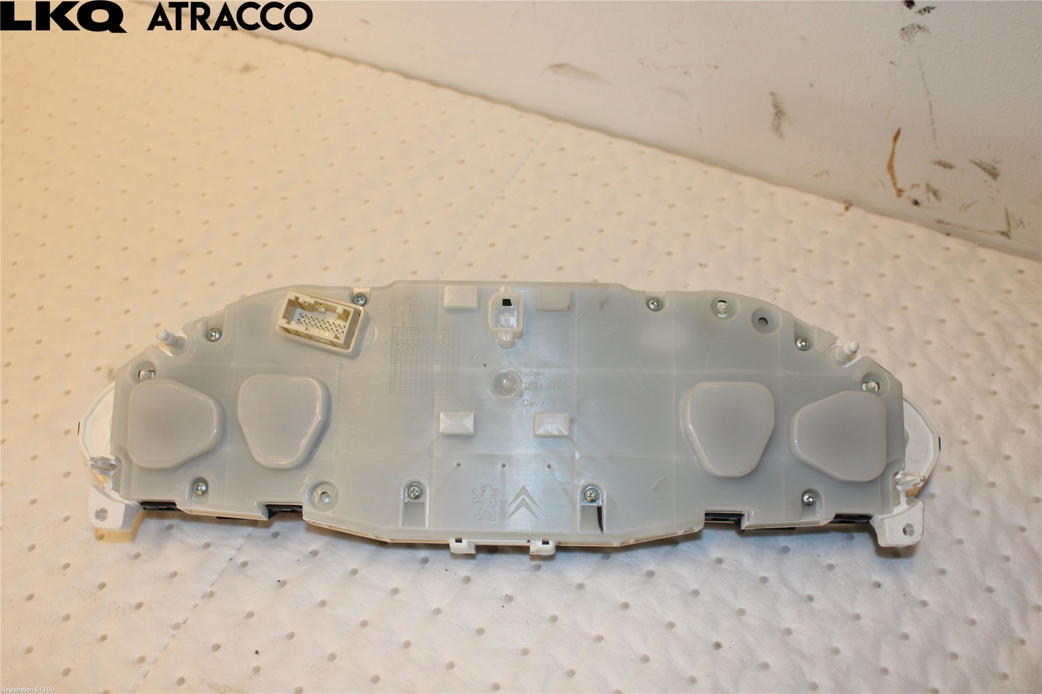Peugeot 208 12-15 Instrument Hast