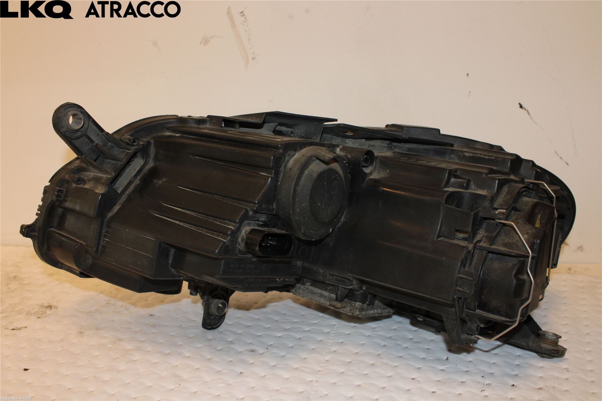 Volkswagen VW CRAFTER 06-16 Strålkastare Höger