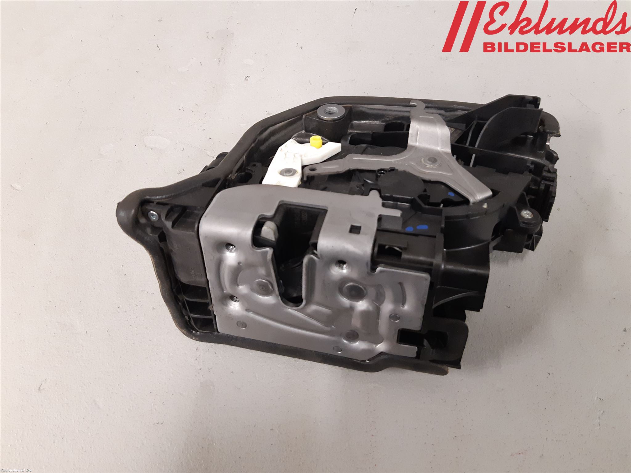 BMW 2 F45 Active Tourer 14-21 Låskista-Dörrlås