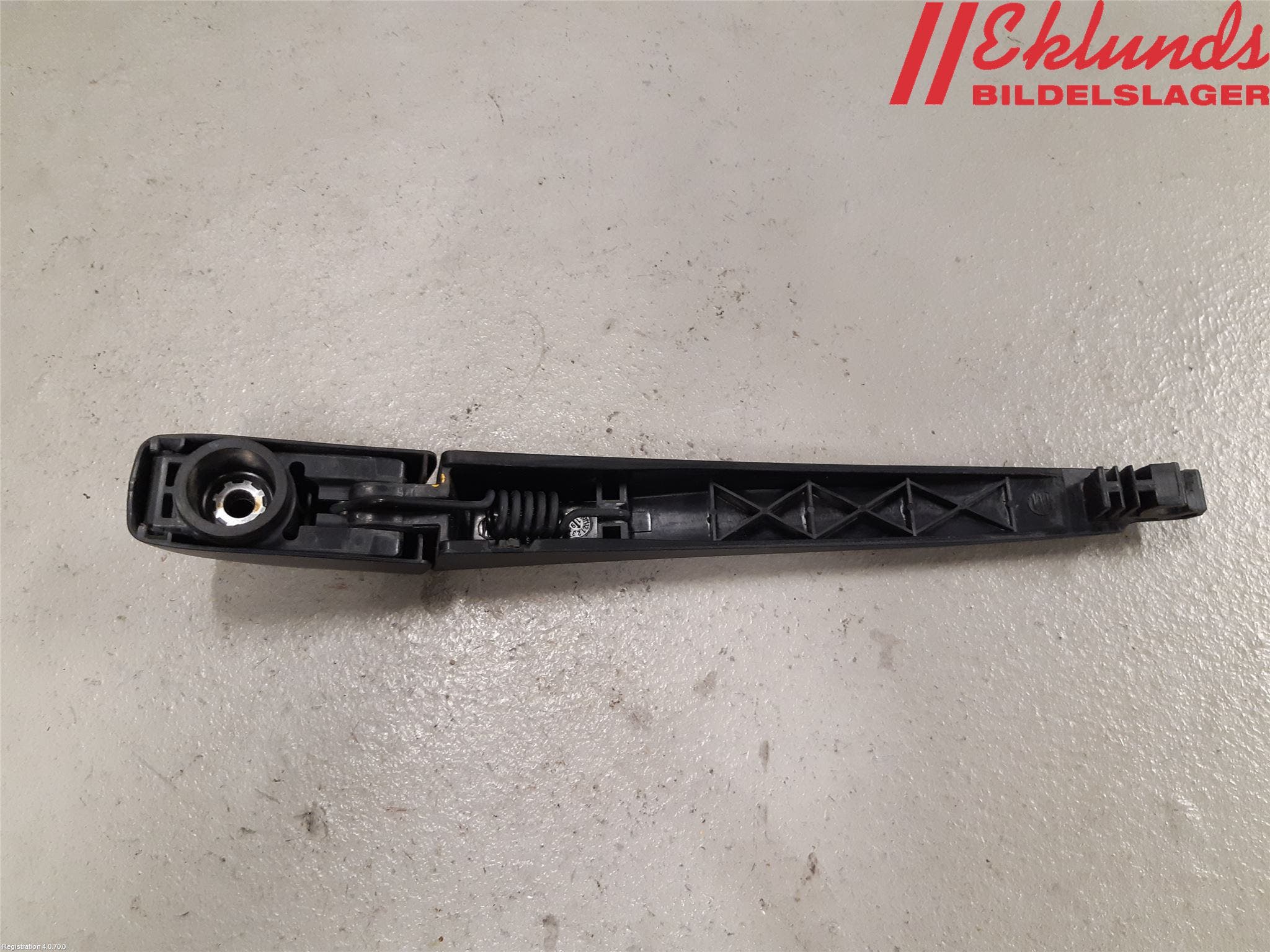 Toyota YARIS XP130 15-20 Torkararm-Bakruta