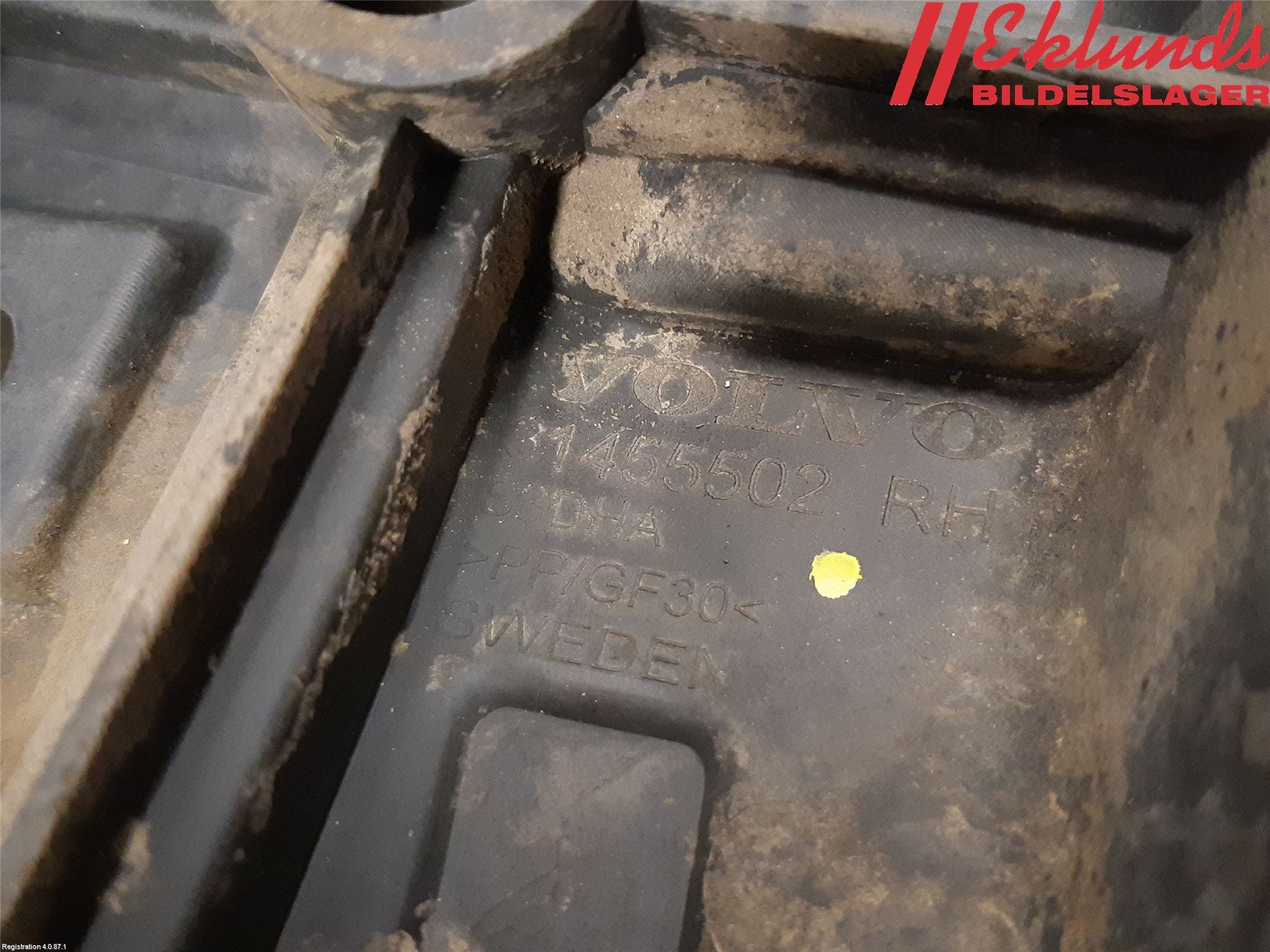 Volvo V60 19- Stötfångarfäste Bak Hö