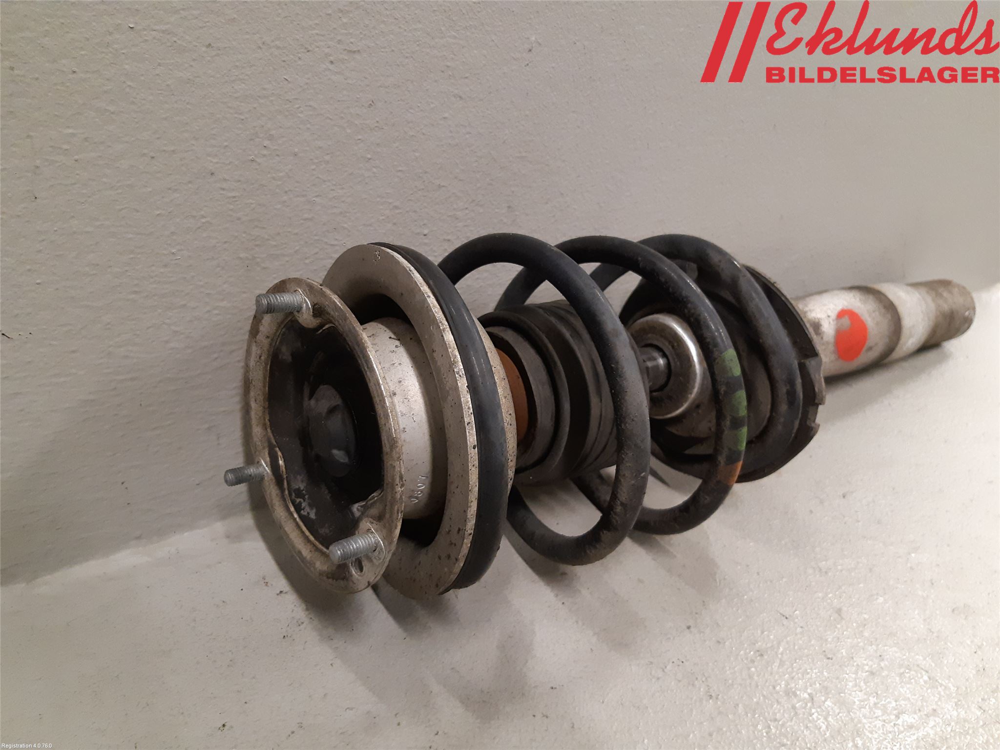 BMW 6 E63/64    02-10 Fjäderben Fram Vänster