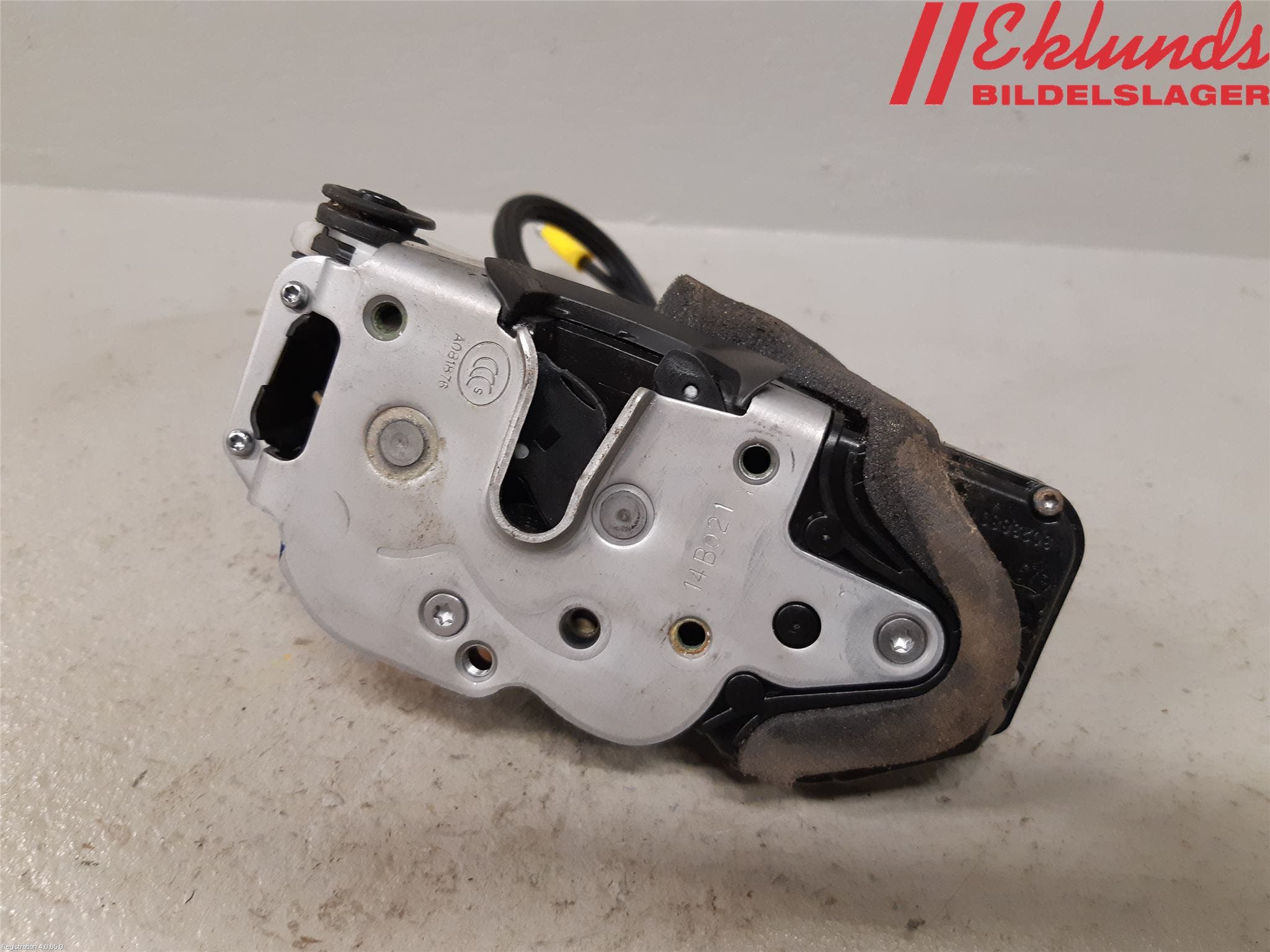 Opel ASTRA J 10-15 Låskista-Dörrlås