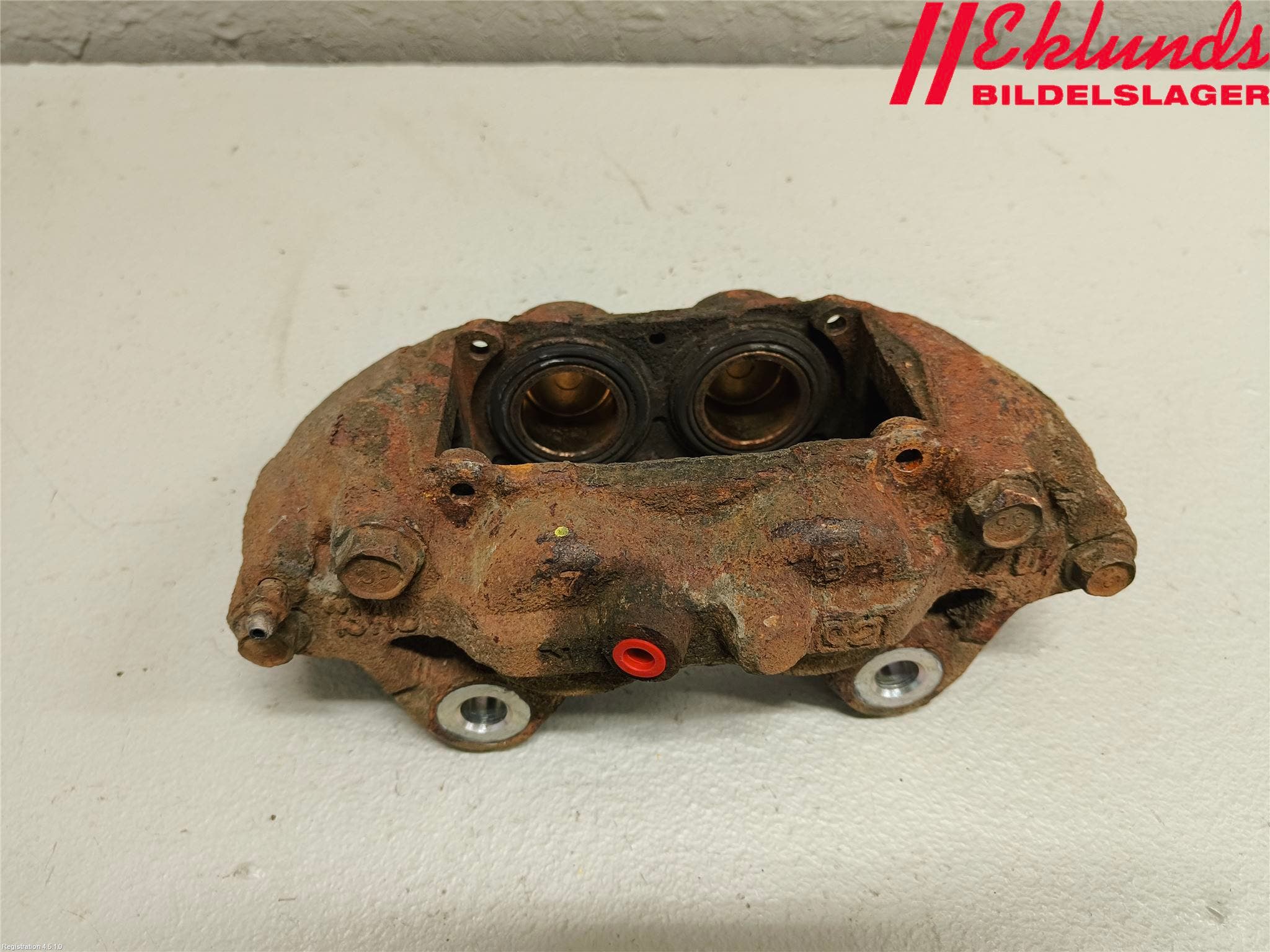 Toyota HILUX 16- Bromsok Fram Höger