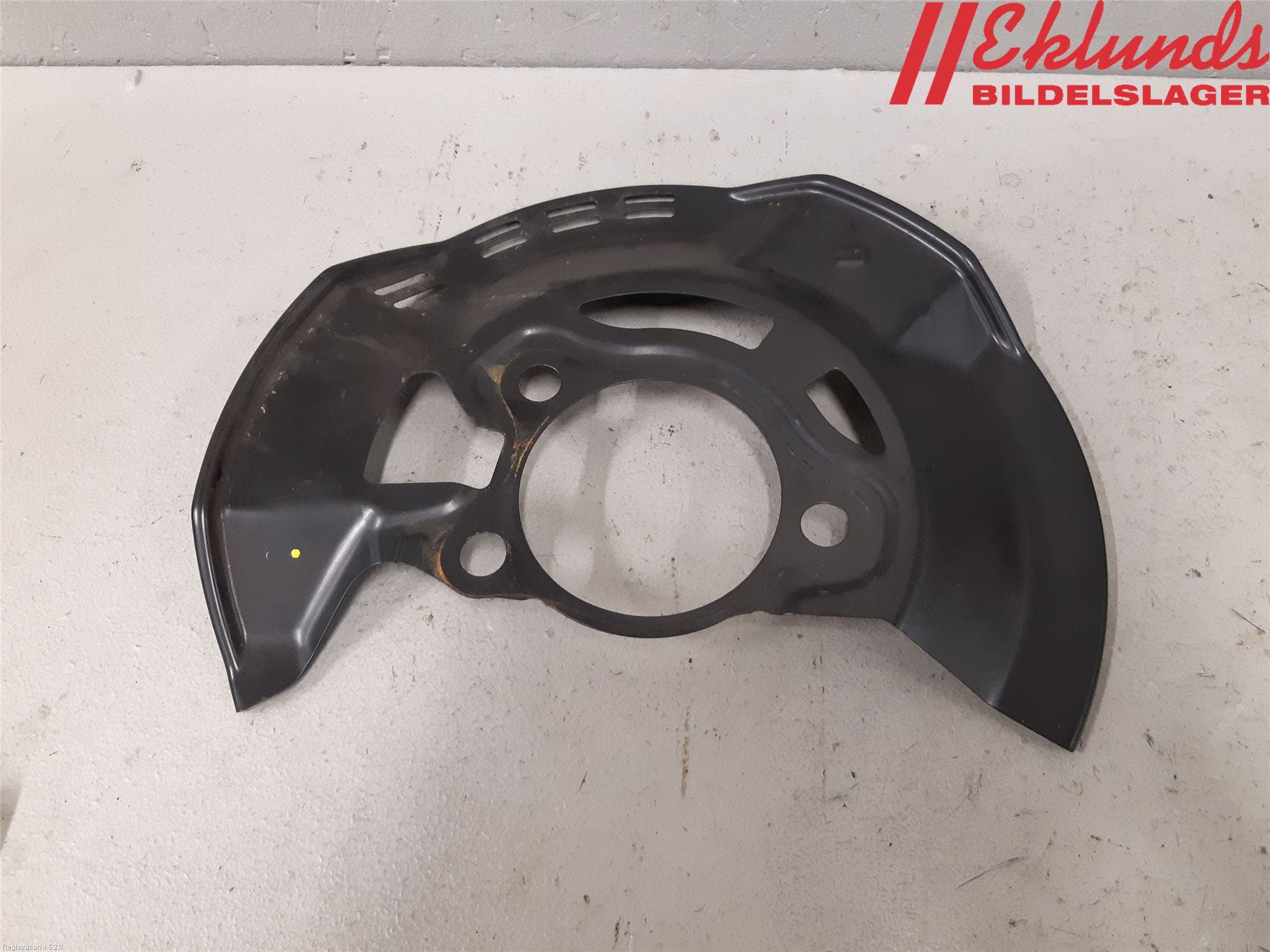 Toyota YARIS XP21 20- Bromssköld Fram