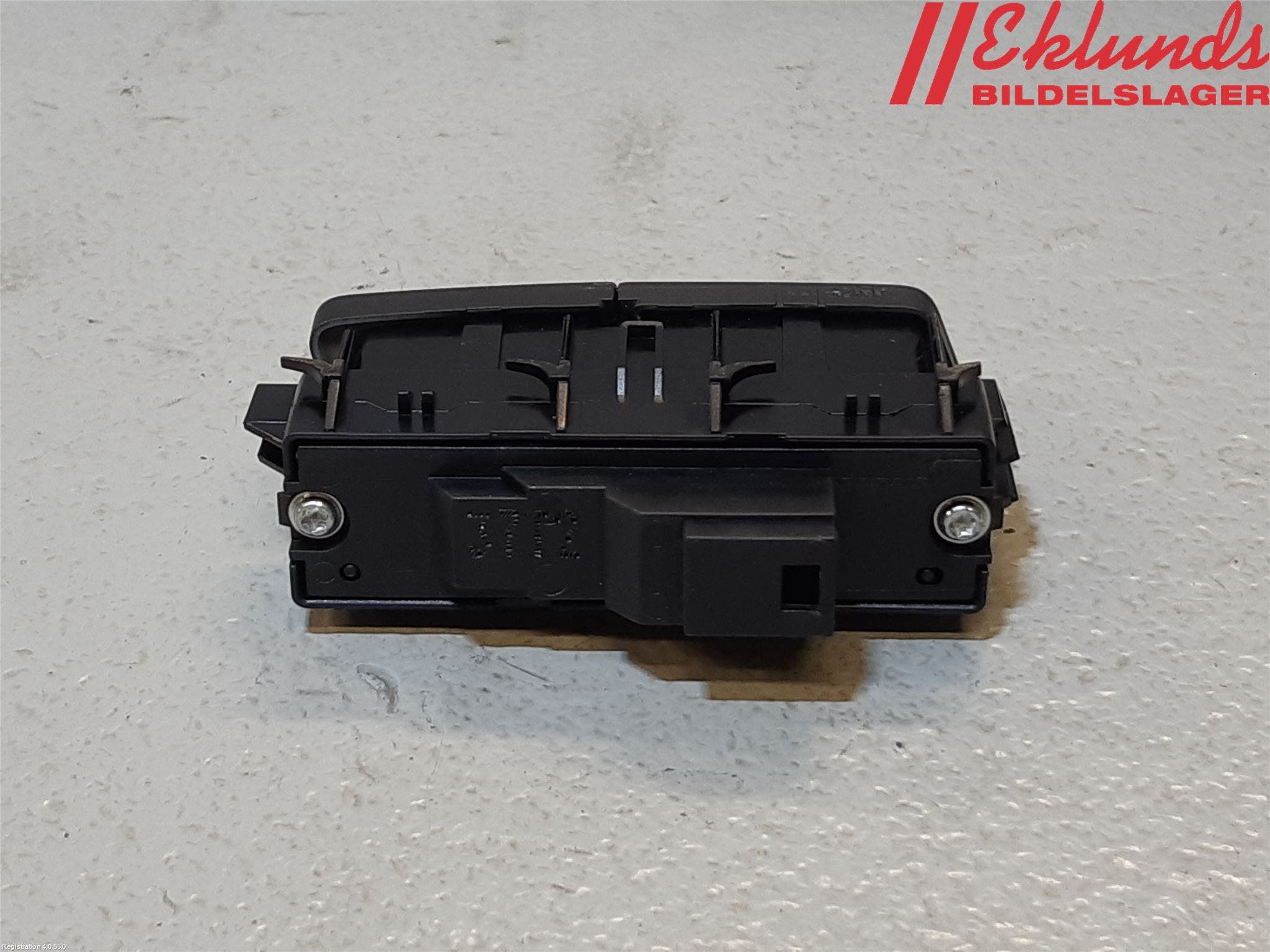 Mercedes-Benz MB A-KLASS (W176) 13-18 Strömställare Centrallås