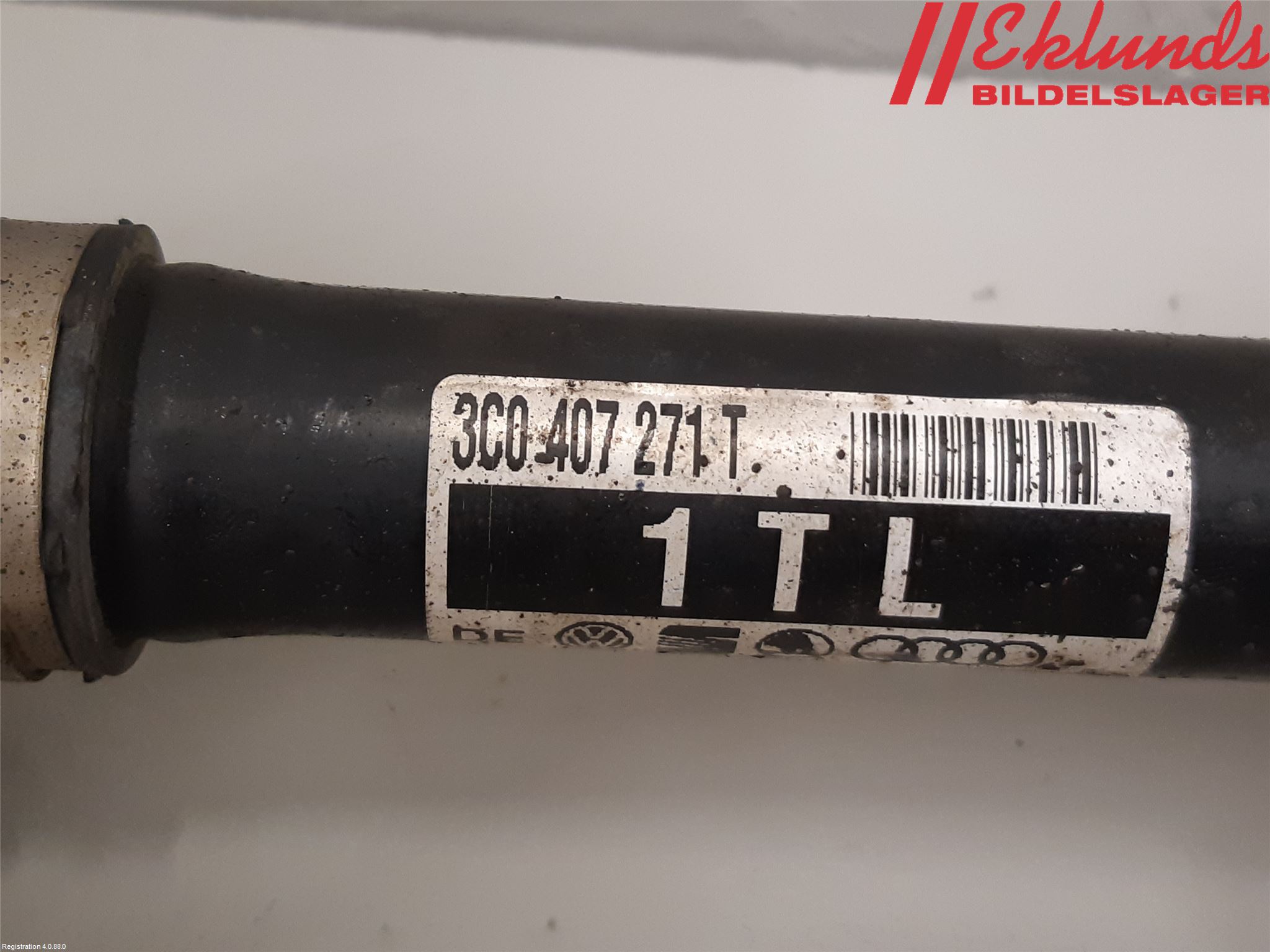 Volkswagen VW PASSAT 11-14 Drivaxel Fram Vänster