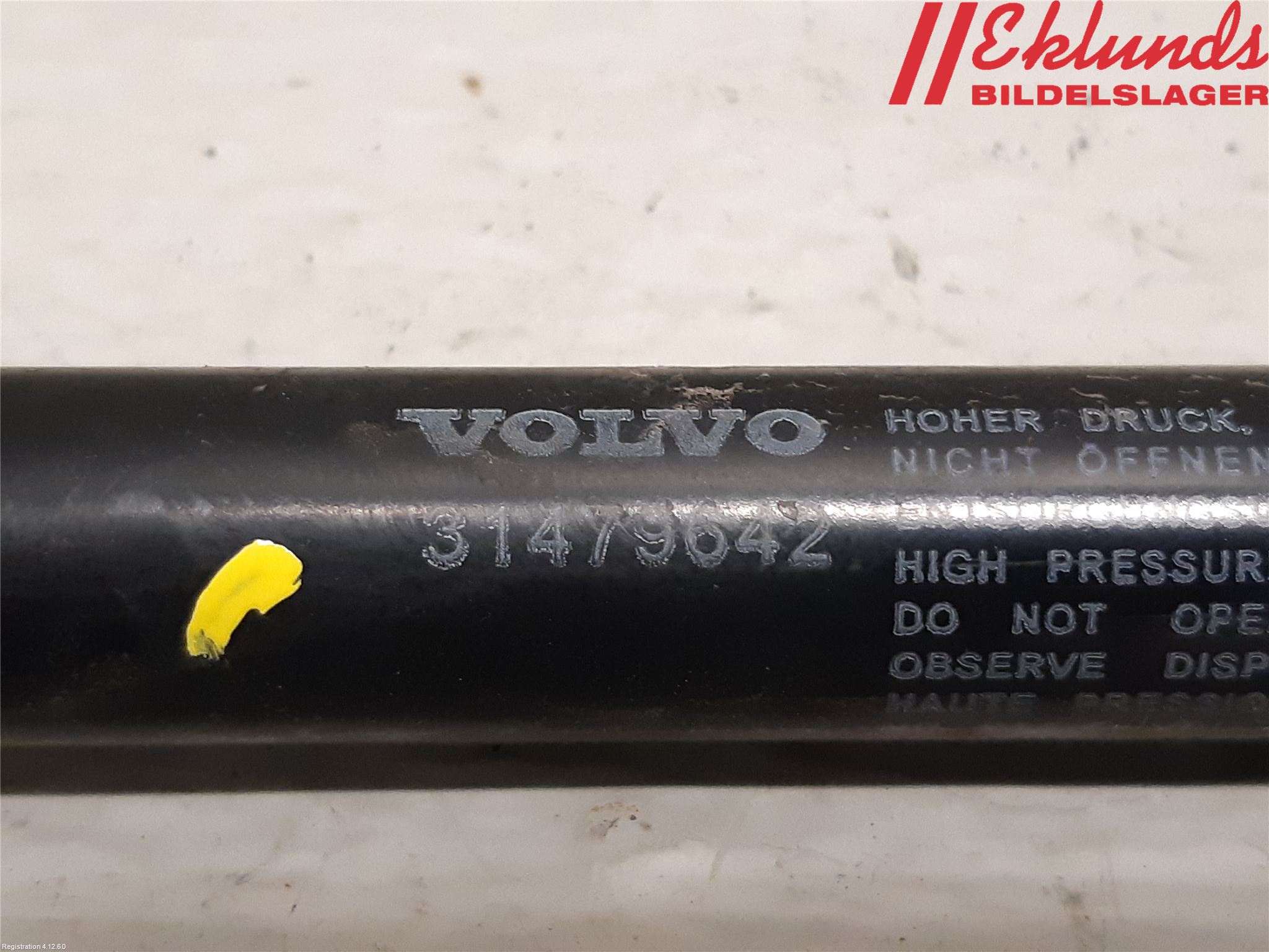 Volvo V90 17->> Gasfjäder Motorhuv