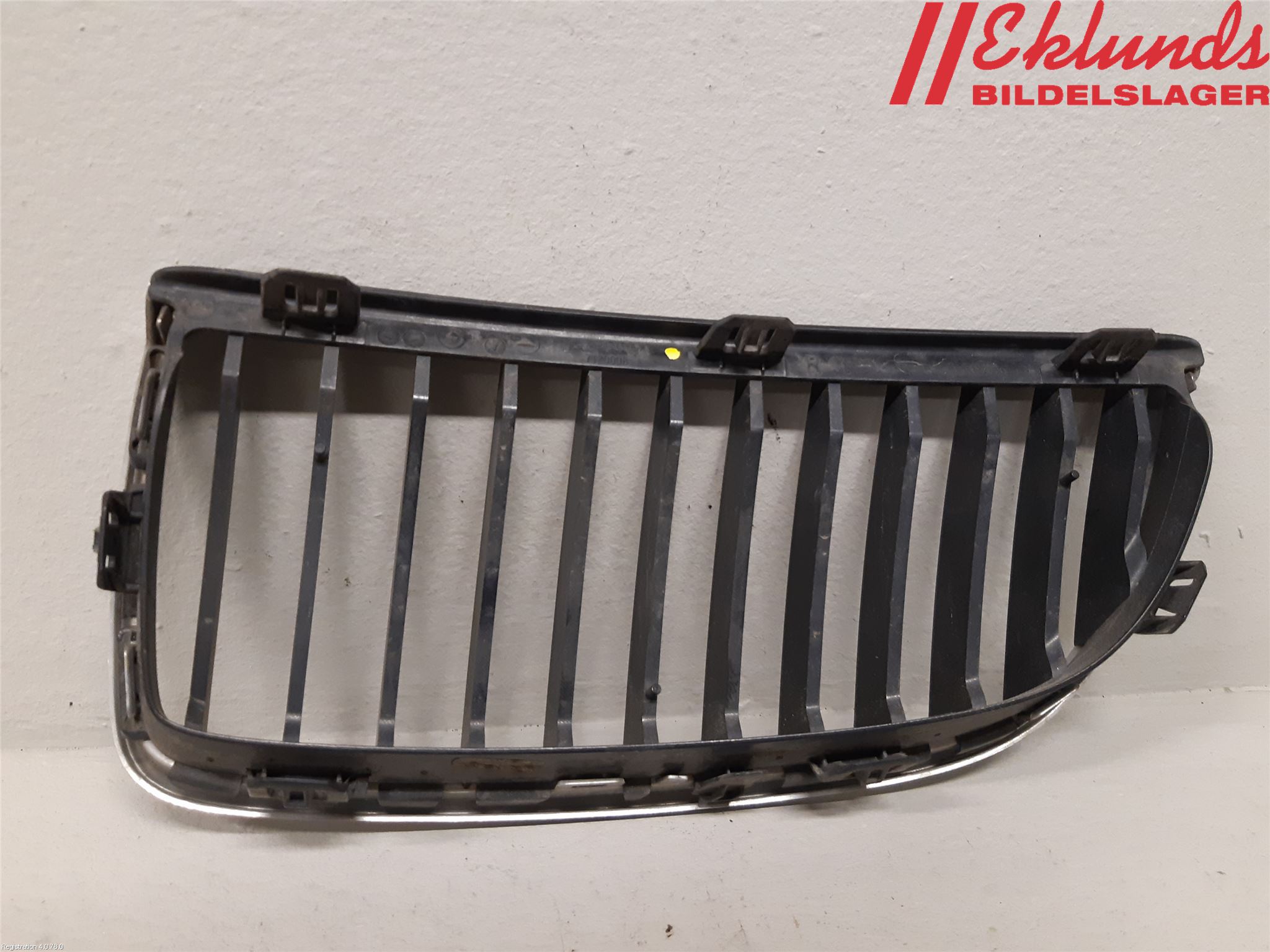 BMW 3 E90/91 SED/TOU 05-12 Grilldel Höger