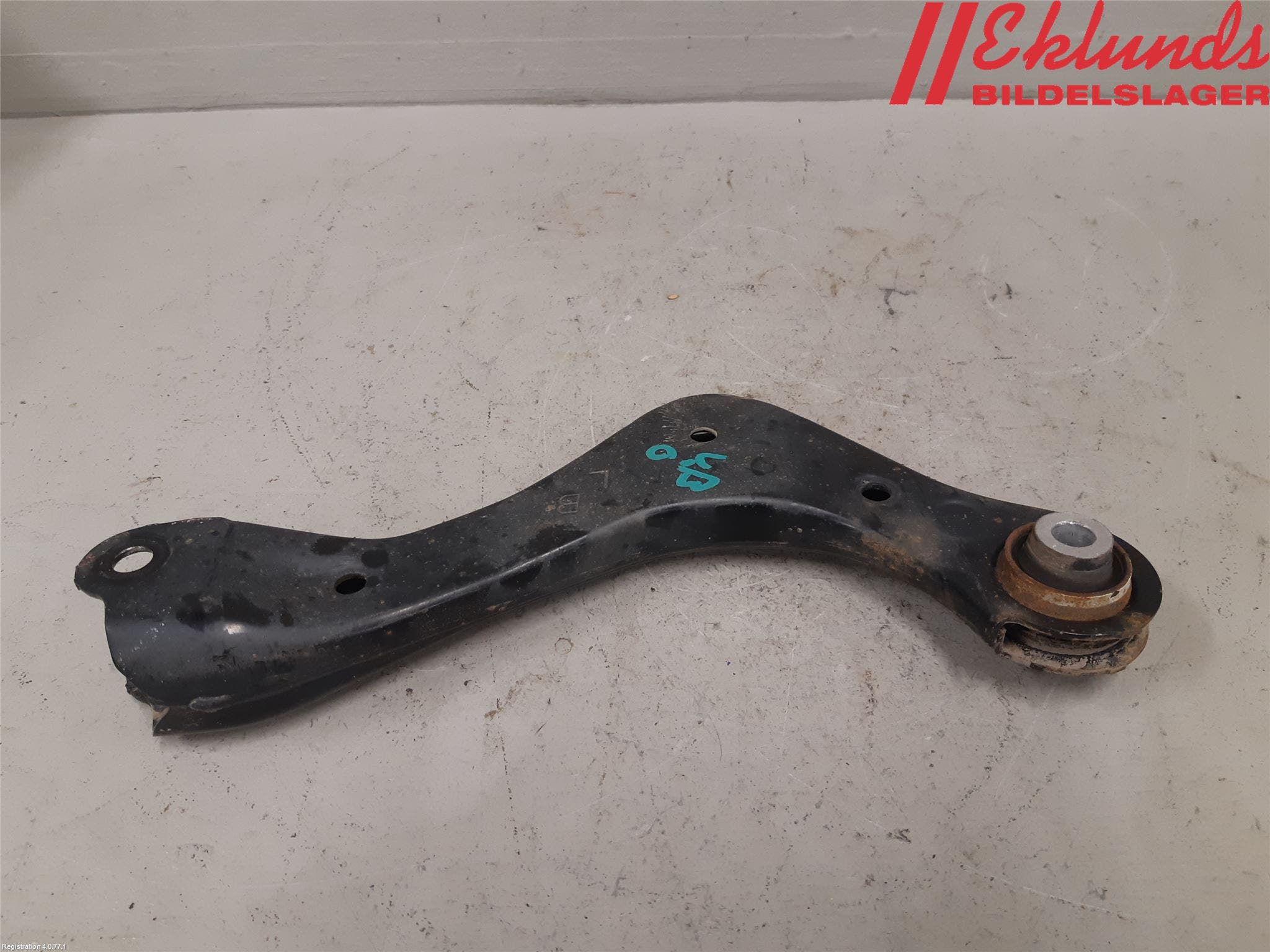 Toyota RAV4 19- Bärarm Bak Vänster