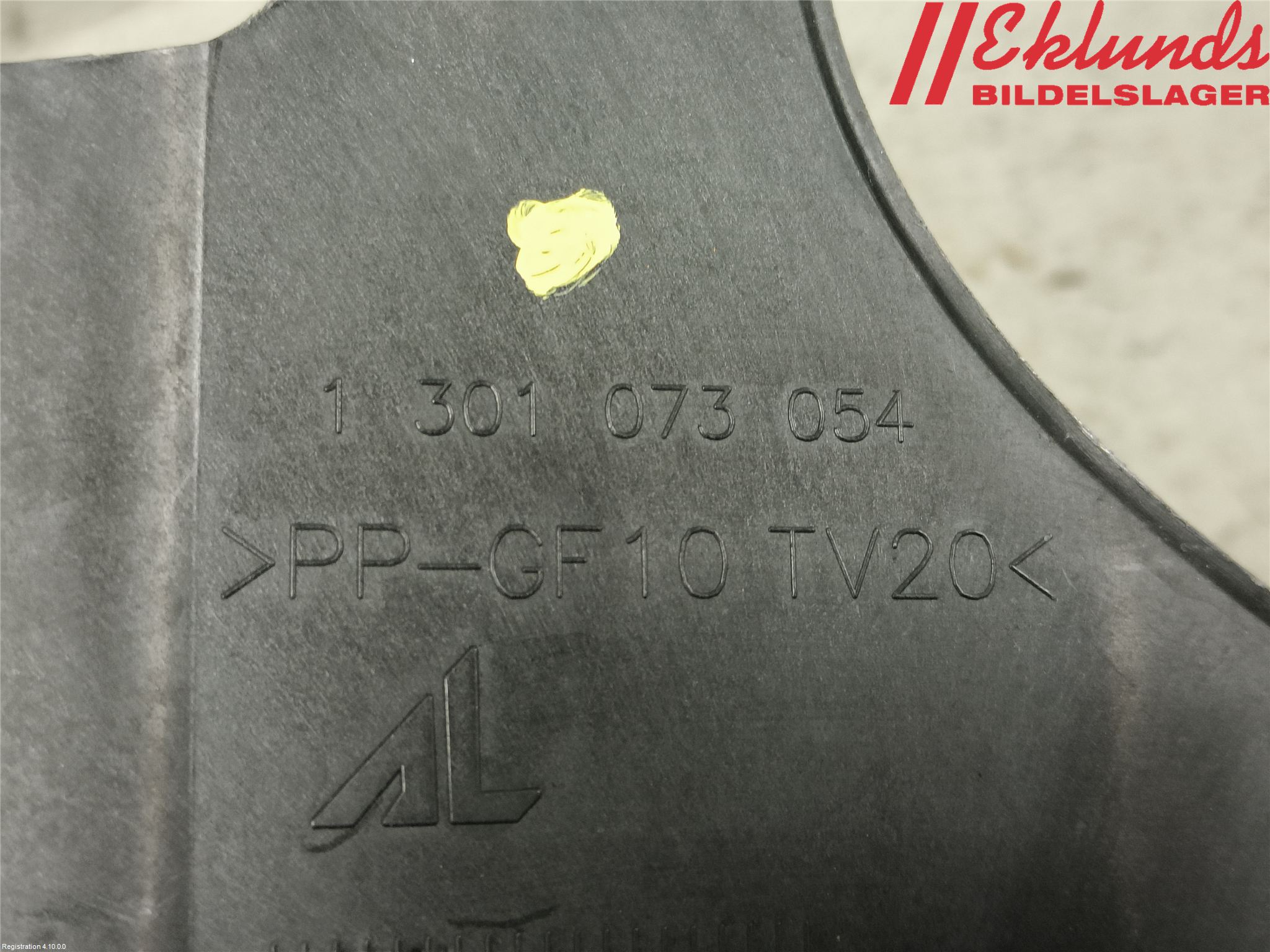 Audi A4/S4 08-11 Strålkastarsarg Höger