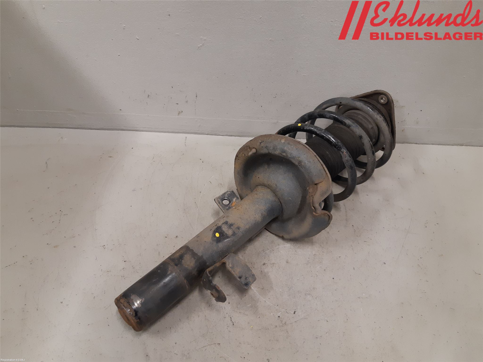 Ford FOCUS 11-14 Fjäderben Fram Höger