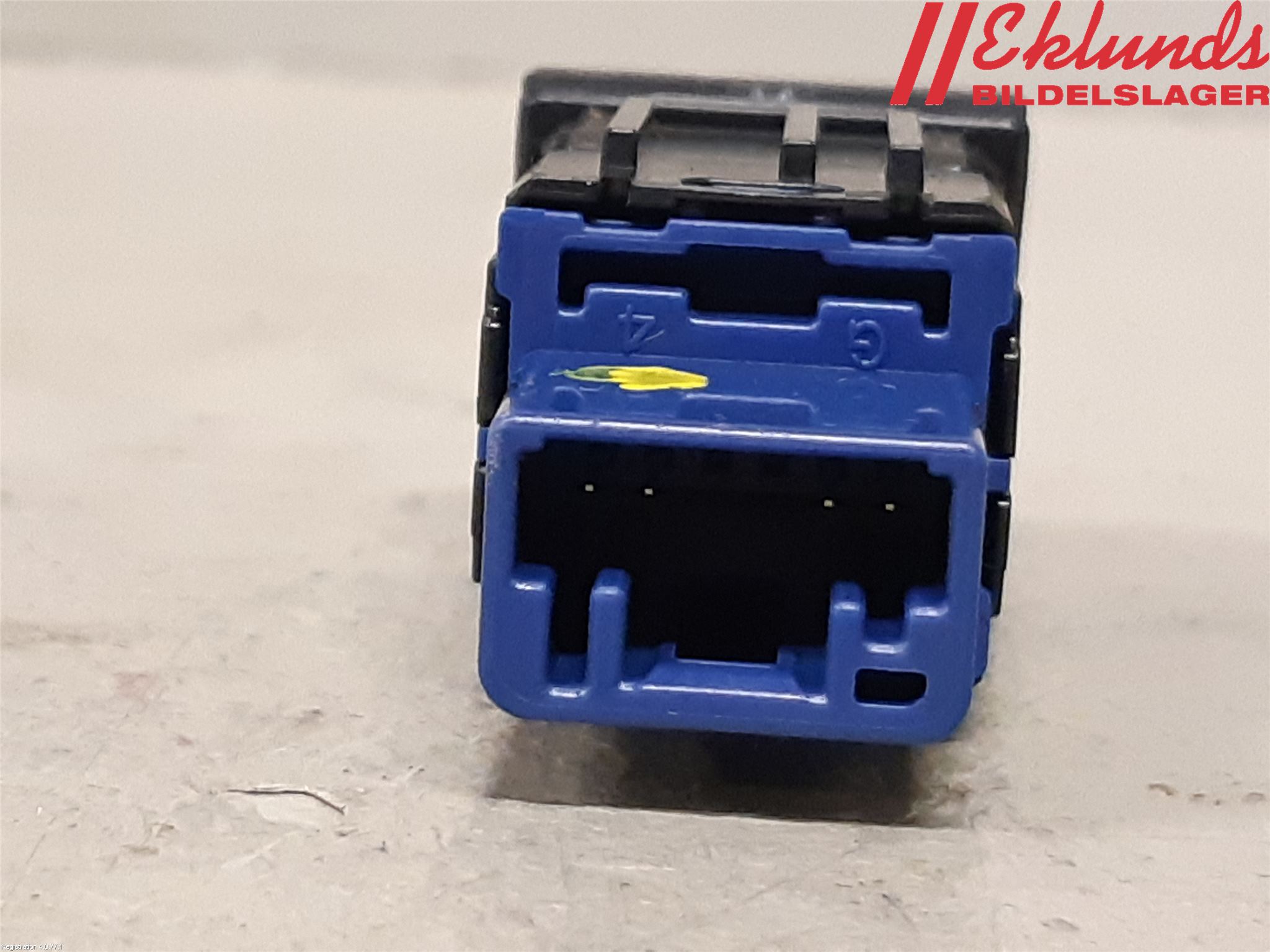 Toyota COROLLA 19- Strömställare Baklucka