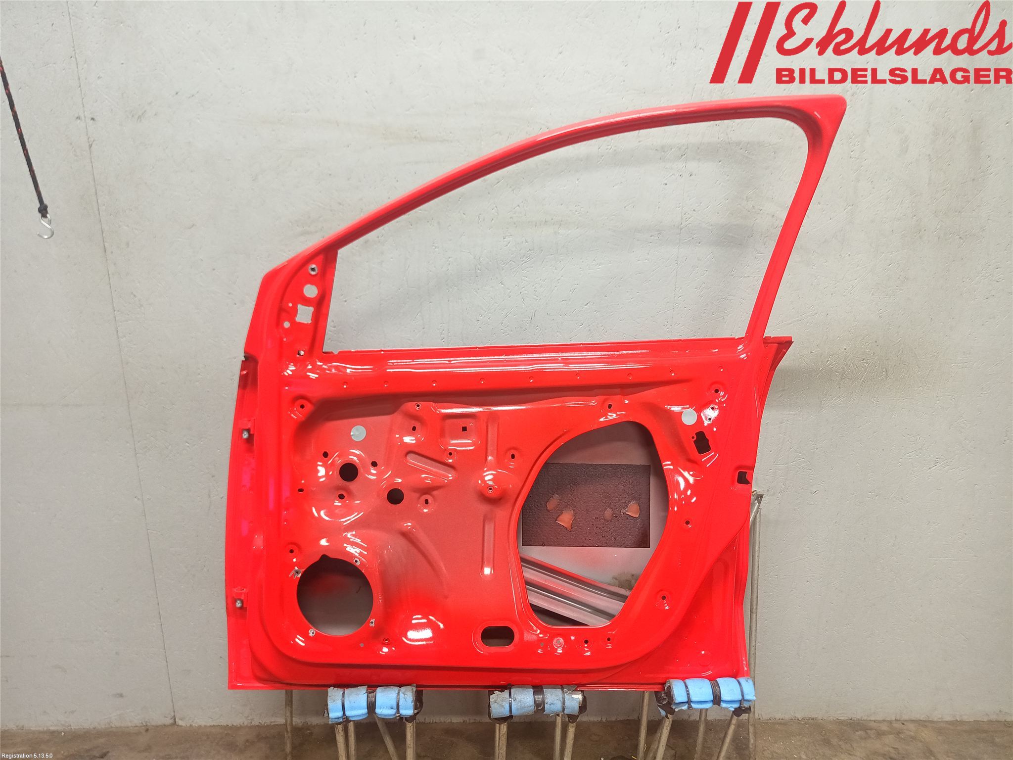 Volkswagen VW POLO 10-17 Dörr Fram Höger