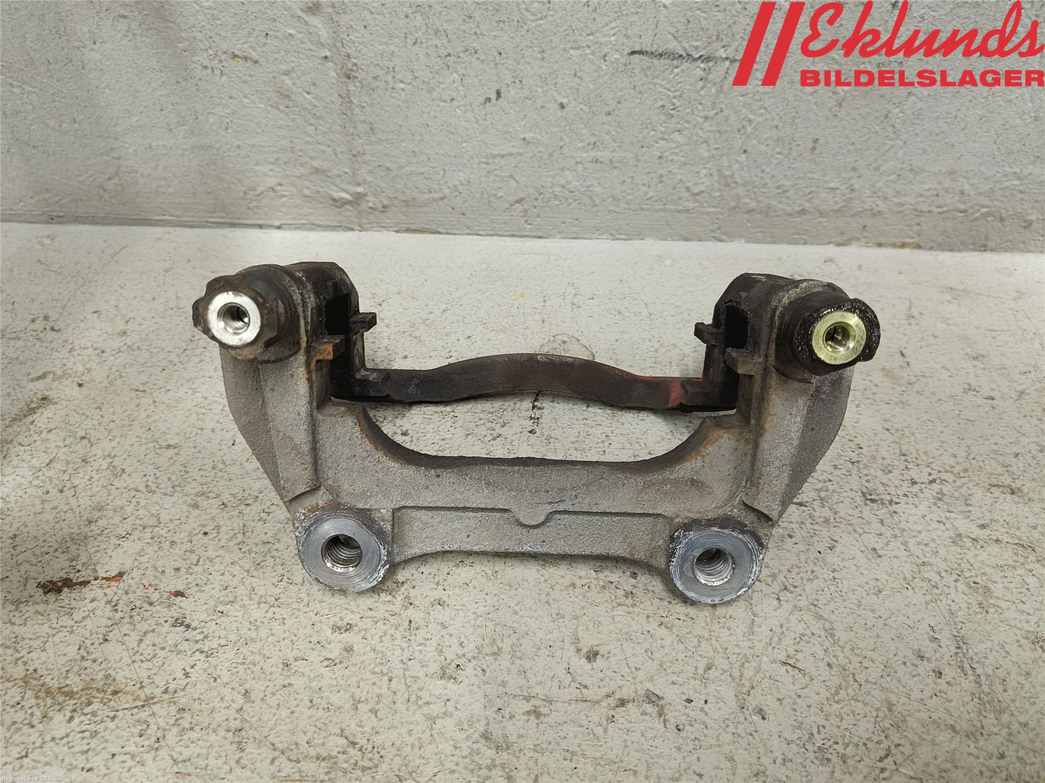 Opel INSIGNIA 17- Bromsokshållare