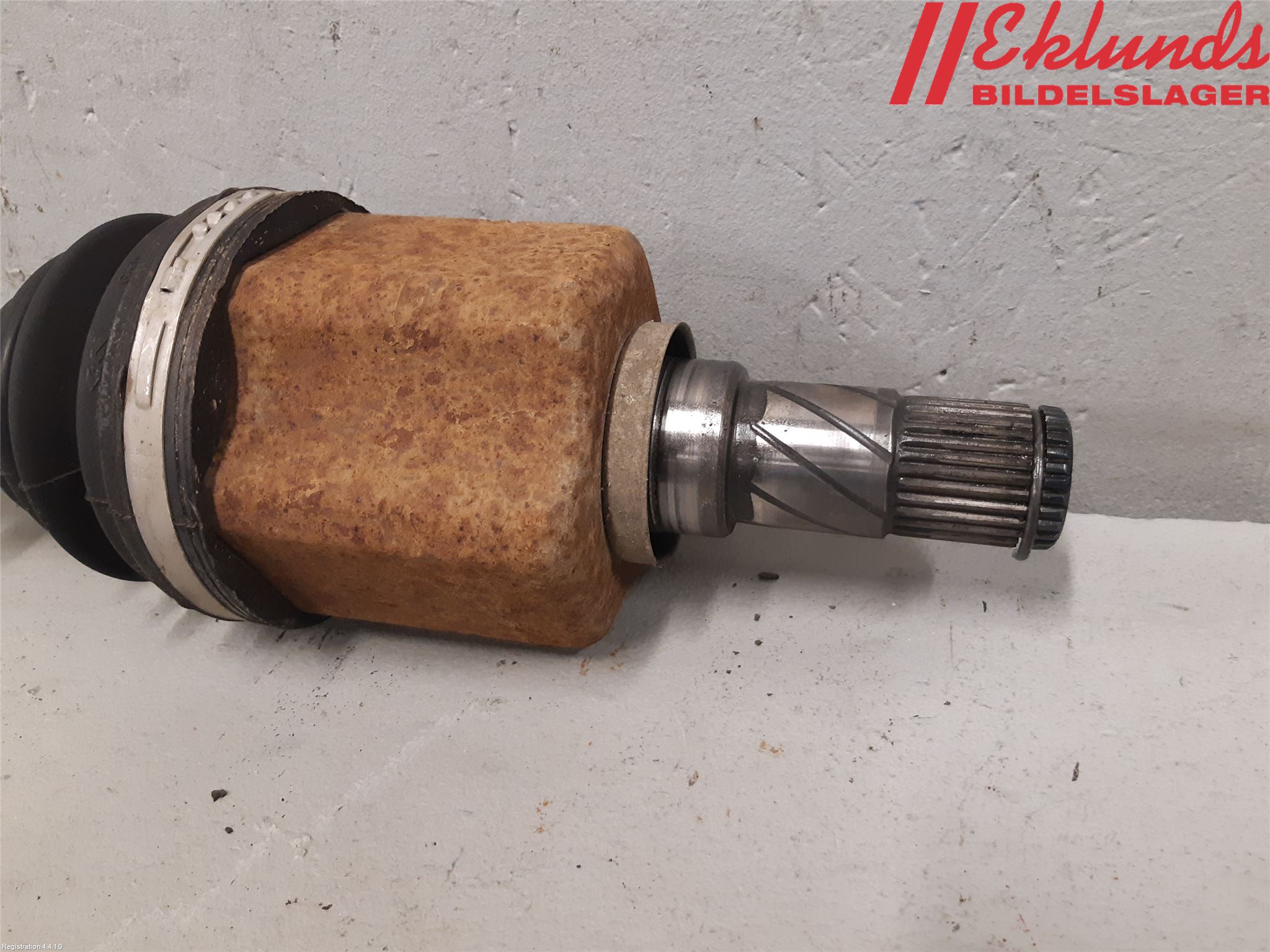 Nissan QASHQAI 10-14 Drivaxel Fram Vänster