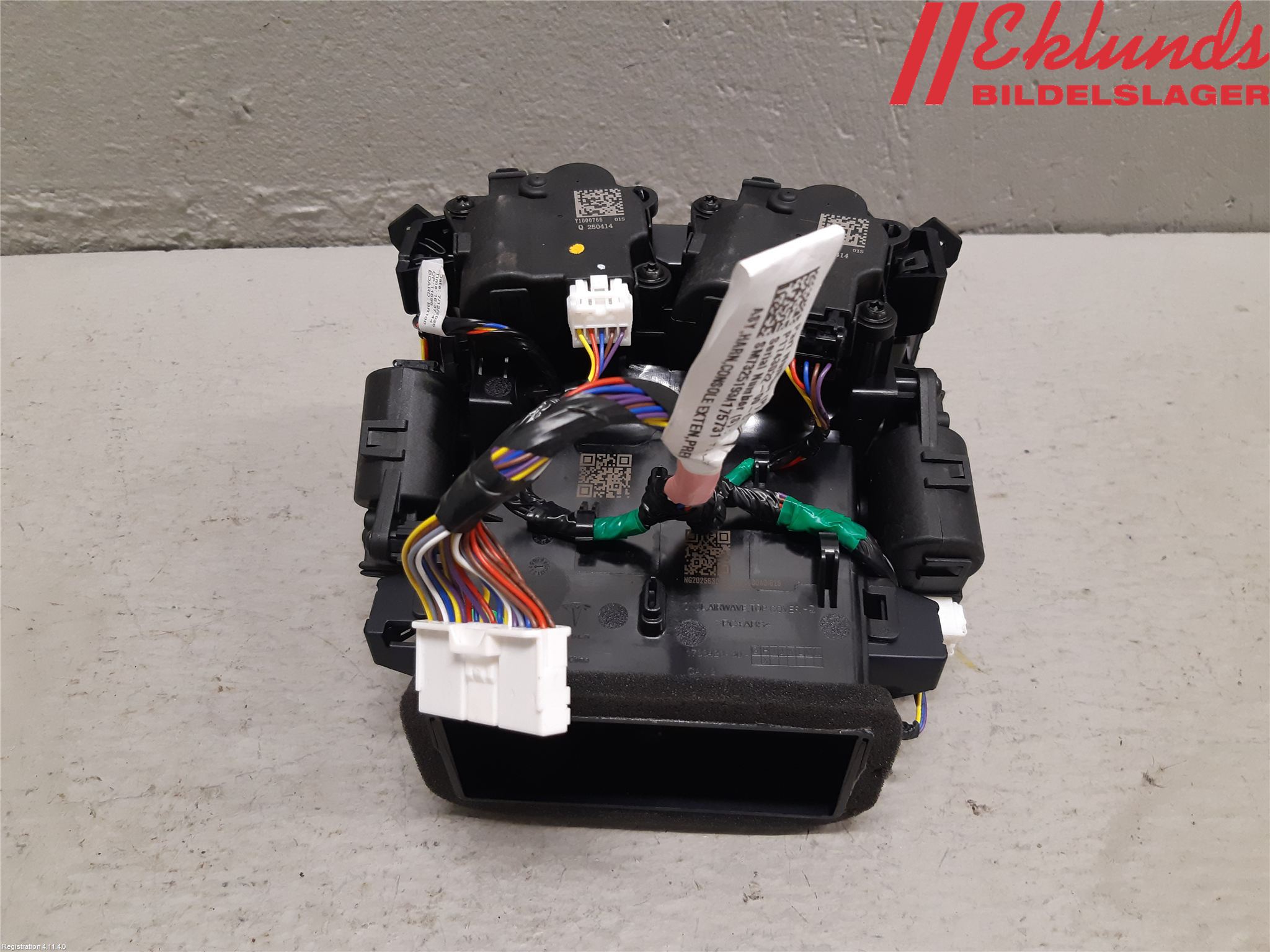 Tesla MODEL Y 21- Defrosterkanal-Munstycke