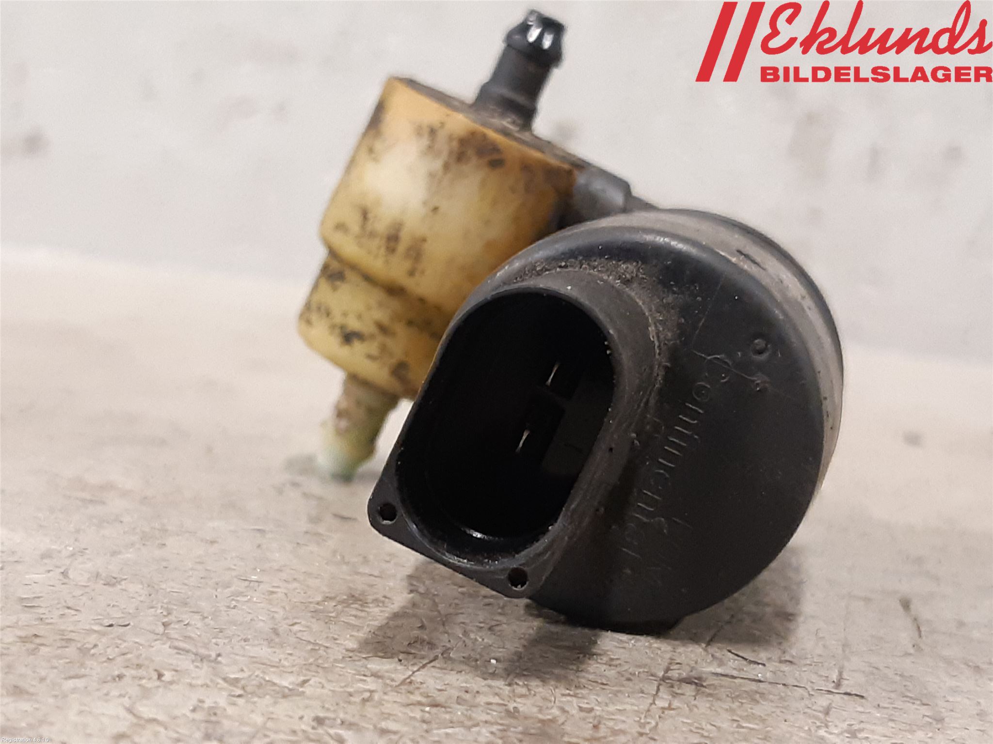 Volkswagen VW PASSAT 11-14 Spolarpump Vindruta