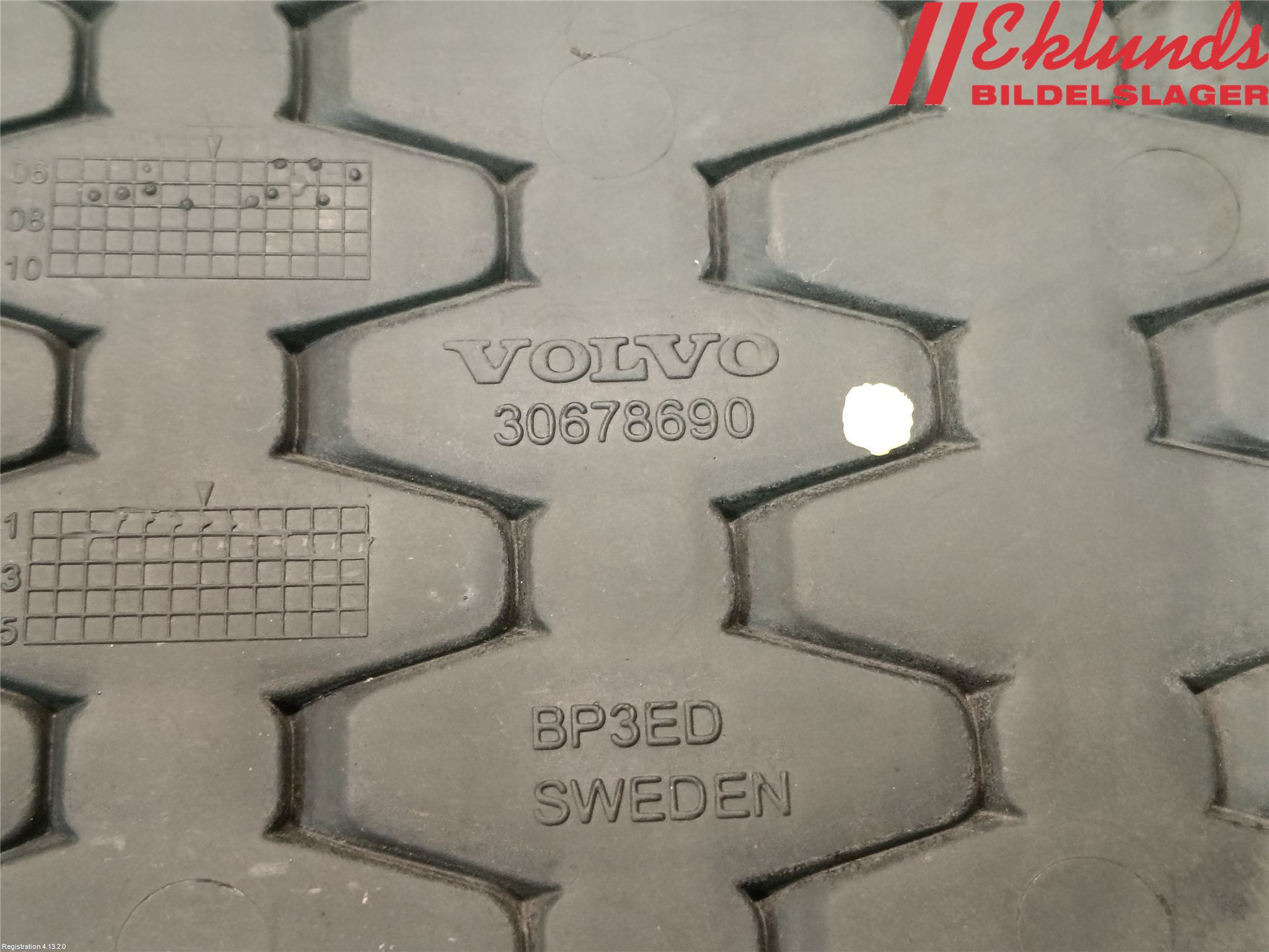 Volvo XC70 08-13 Dimljussarg Fram