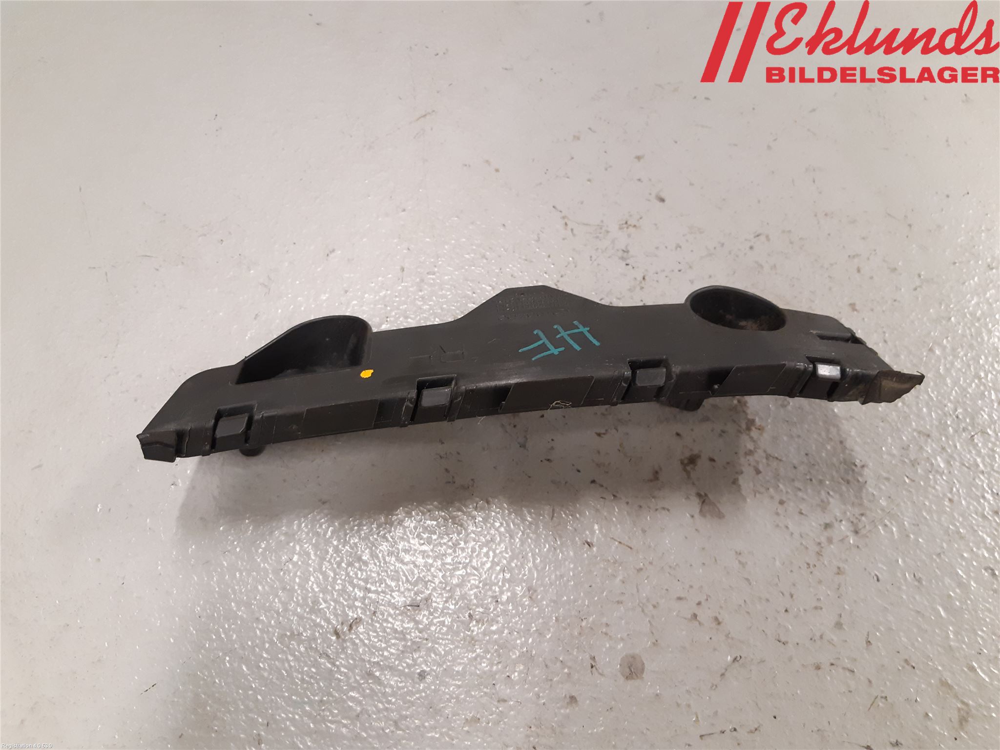 Mazda 2 (DE) 08-15 Stöt Utfyllnad-List-Grill