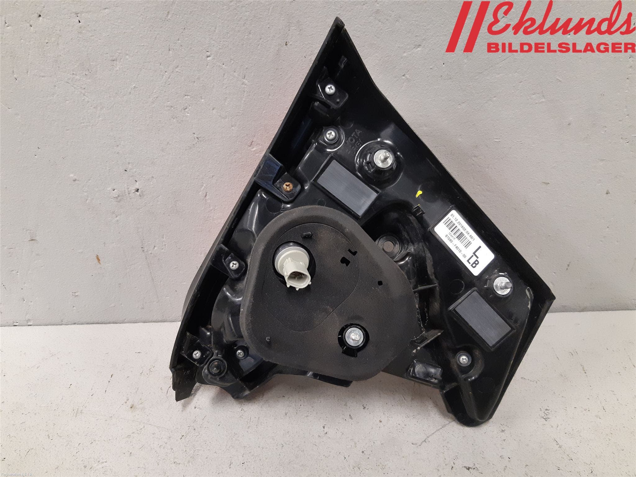 Toyota C-HR 16-23 Bakljus Lucka Vä