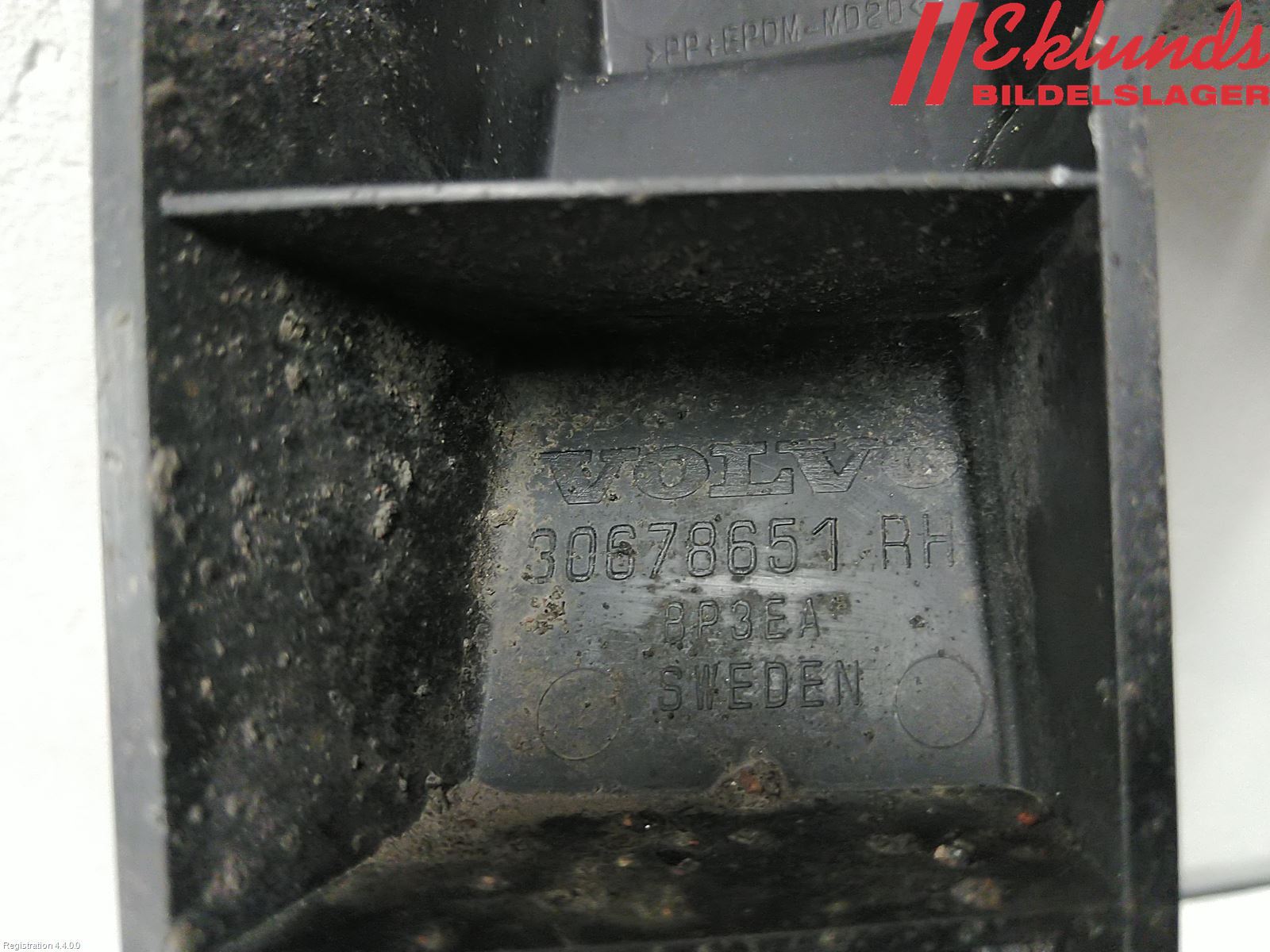 Volvo V70 08-13 Stötfångarfäste Bak Hö