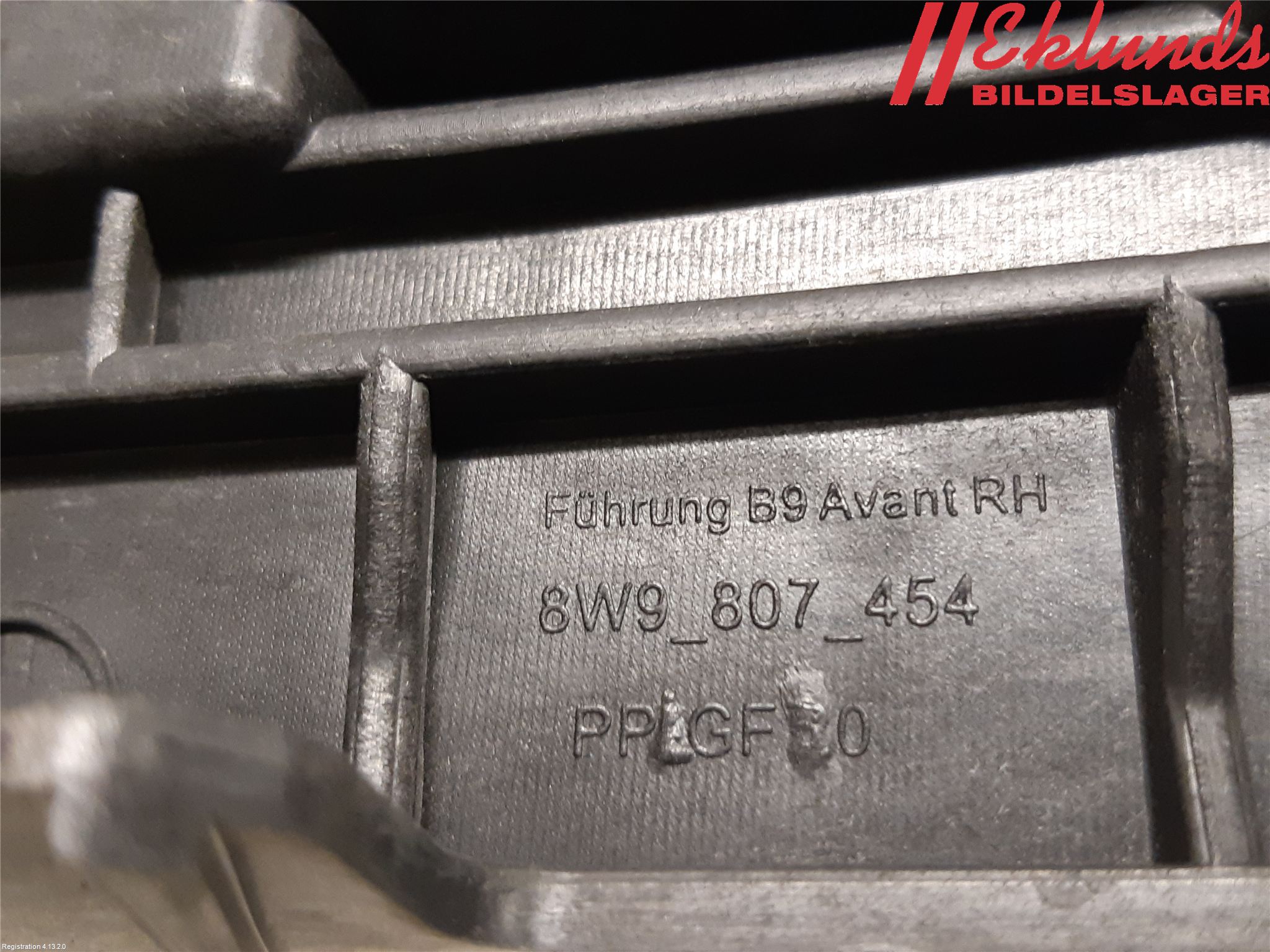 Audi A4/S4 B9 16-19 Stötfångarfäste Bak Hö