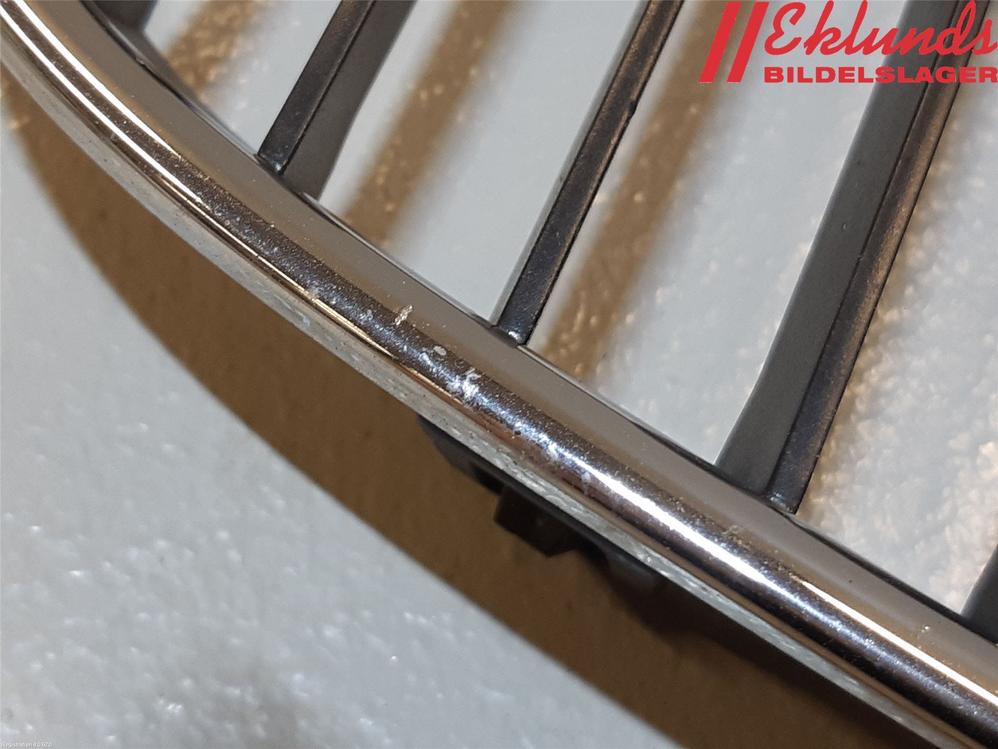 BMW 3 E90/91 SED/TOU 05-12 Grilldel Höger