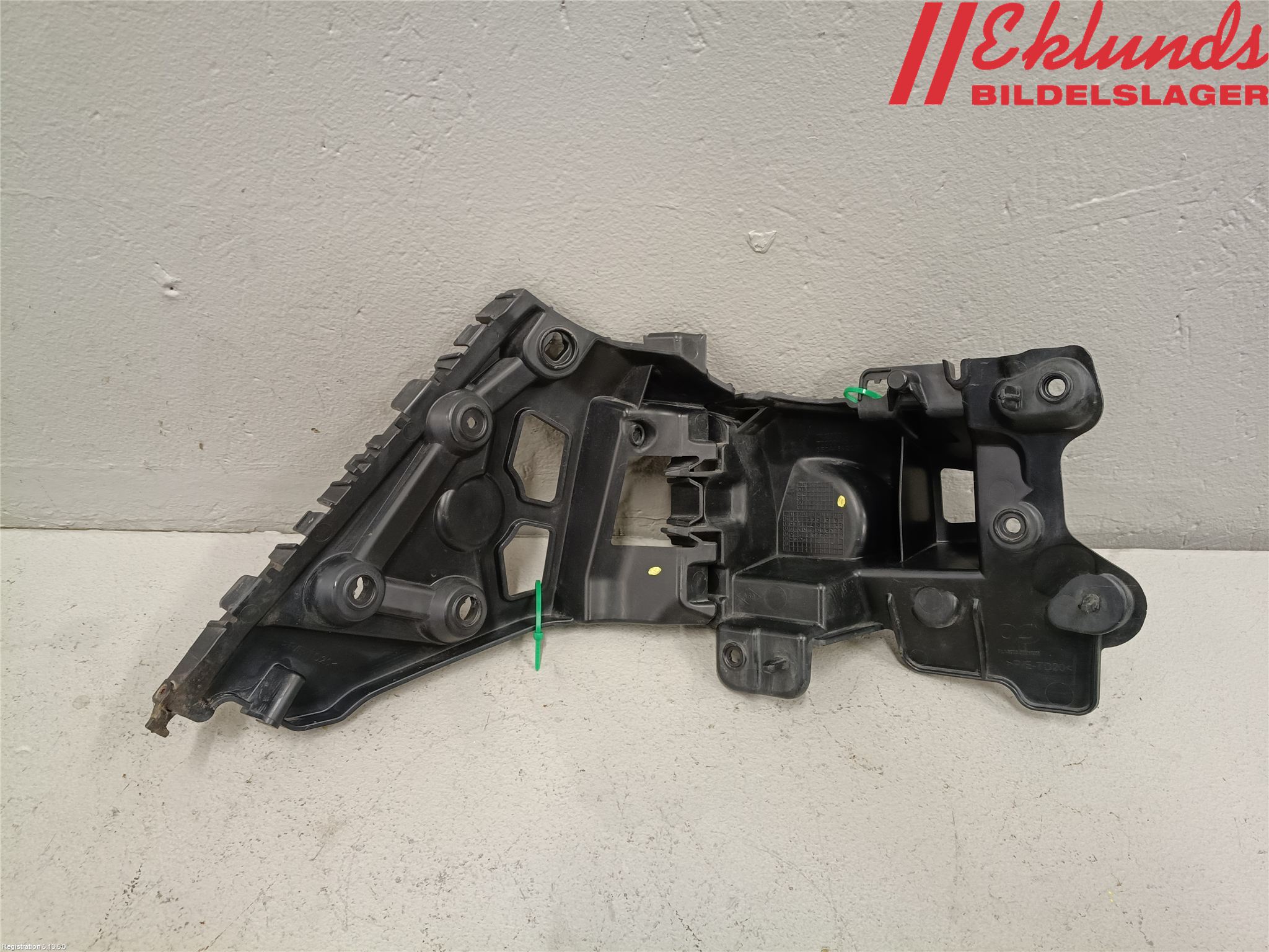 Renault CLIO IV 12-16 Stötfångarfäste Bak Hö