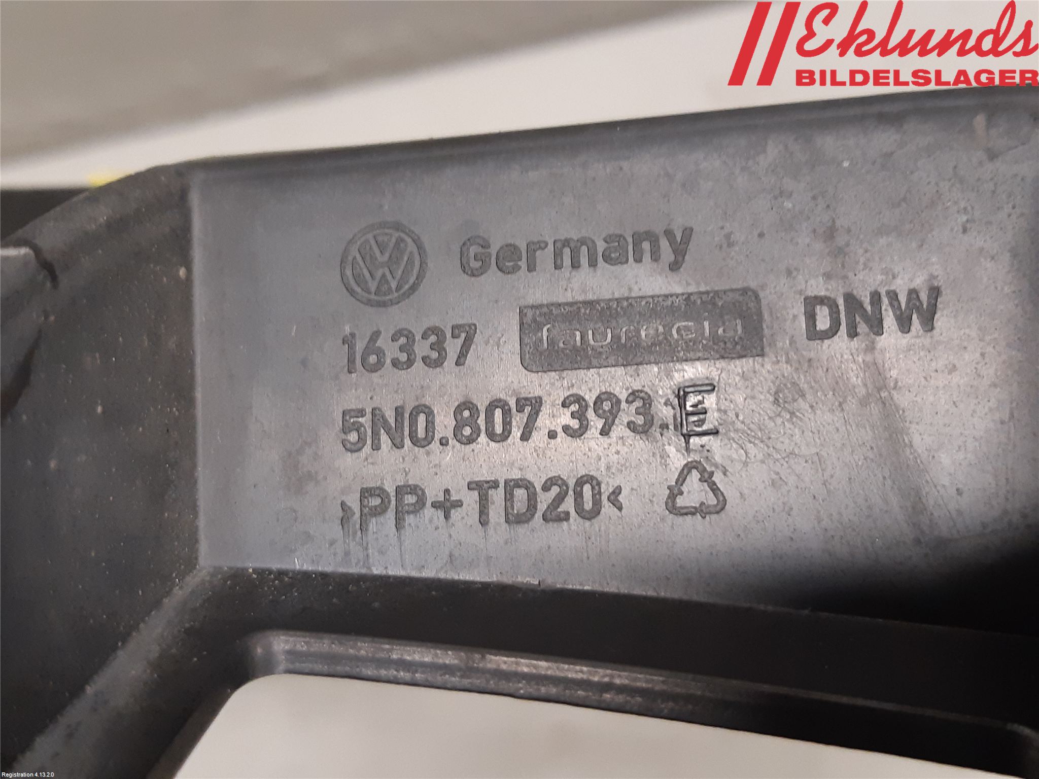 Volkswagen VW TIGUAN 07-16 Stötfångarfäste Bak Vä