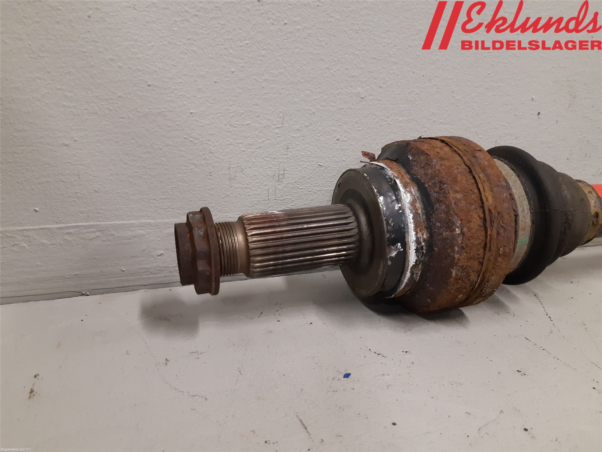 BMW X6 E71/E72   08-14 Drivaxel Bak Vänster