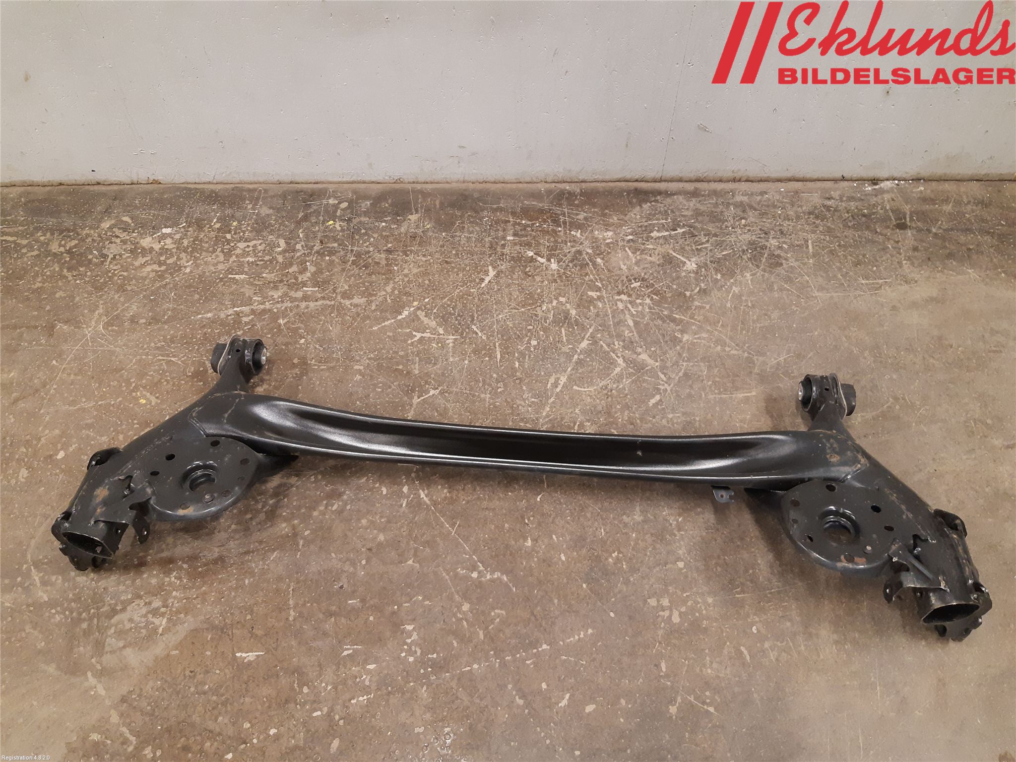 Toyota YARIS CROSS XP21 21- Bakaxelbalk