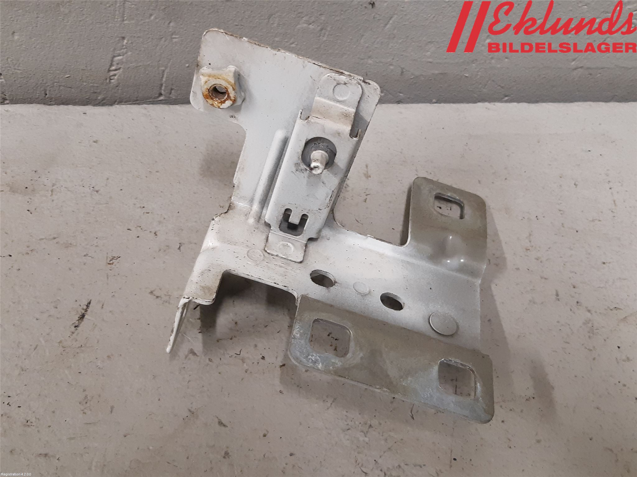 Opel VIVARO 15-19 Skärmfäste Fram Hö