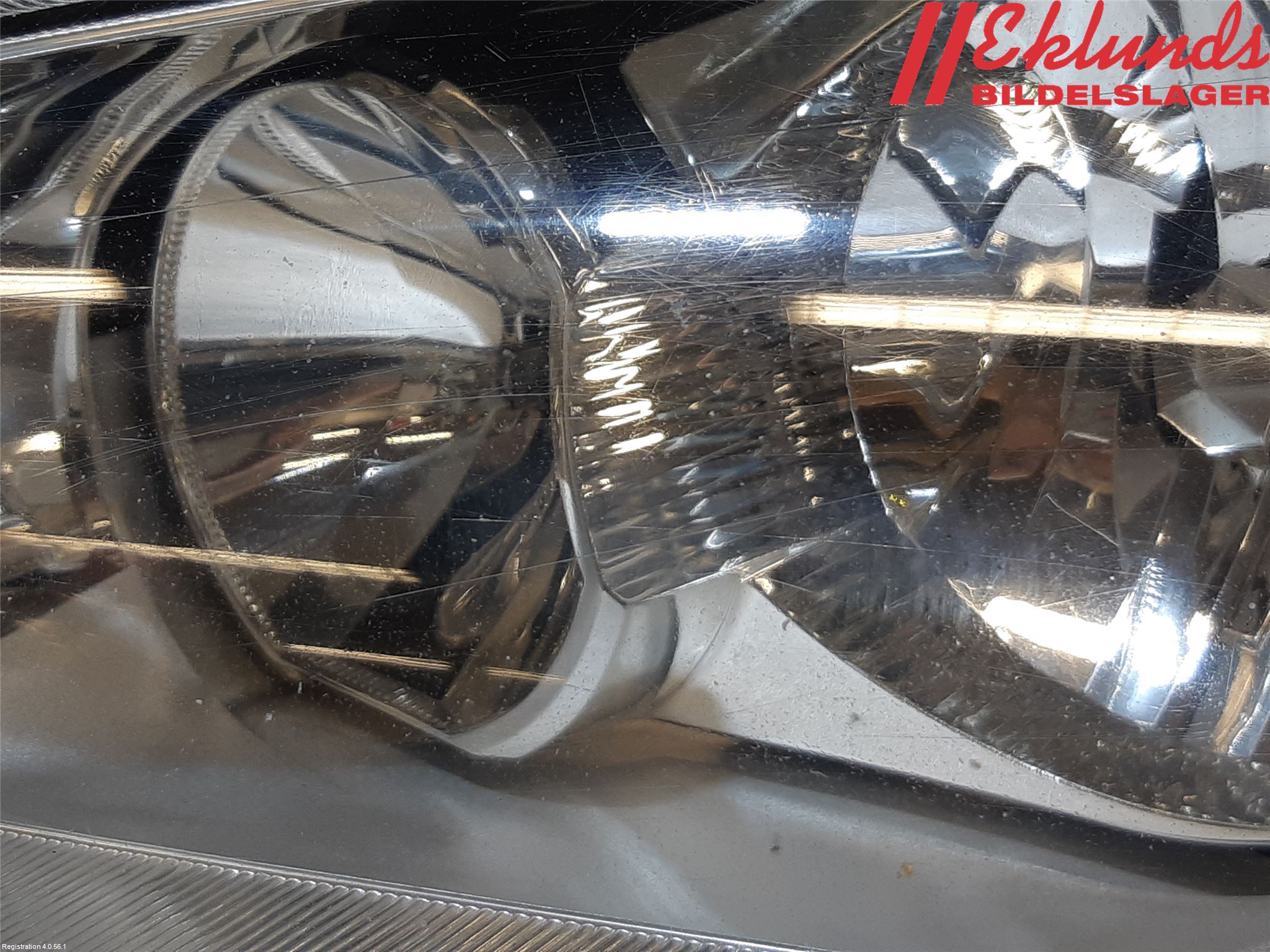 Ford FOCUS     04-07 Strålkastare Vänster