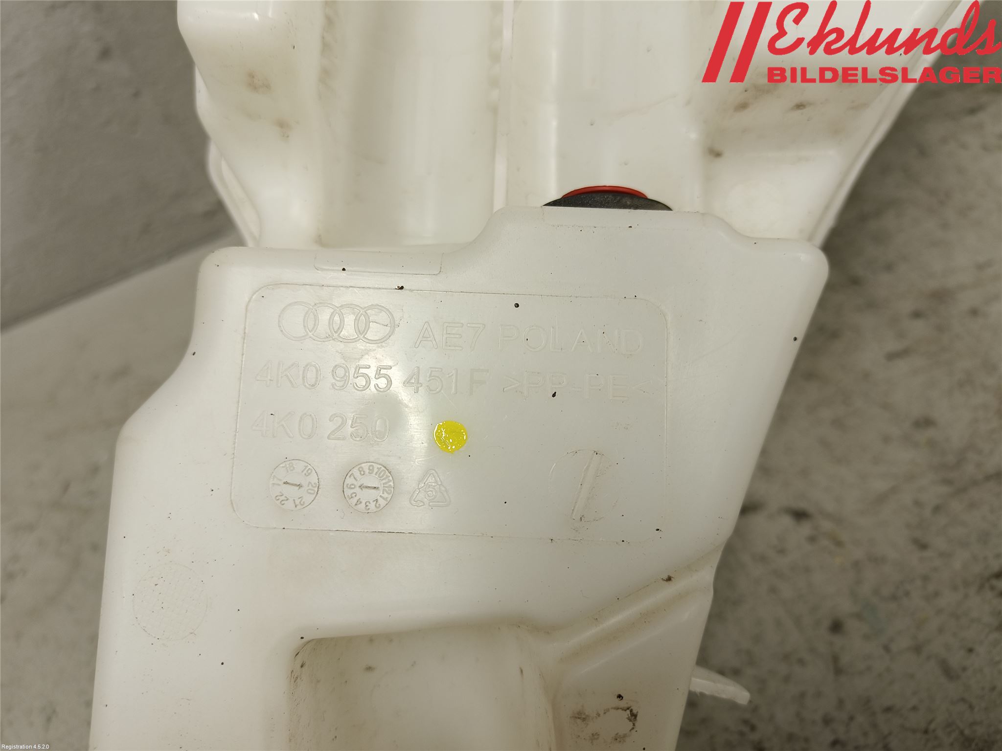 Audi A6 F2/C8 19- Spolartank Vindruta