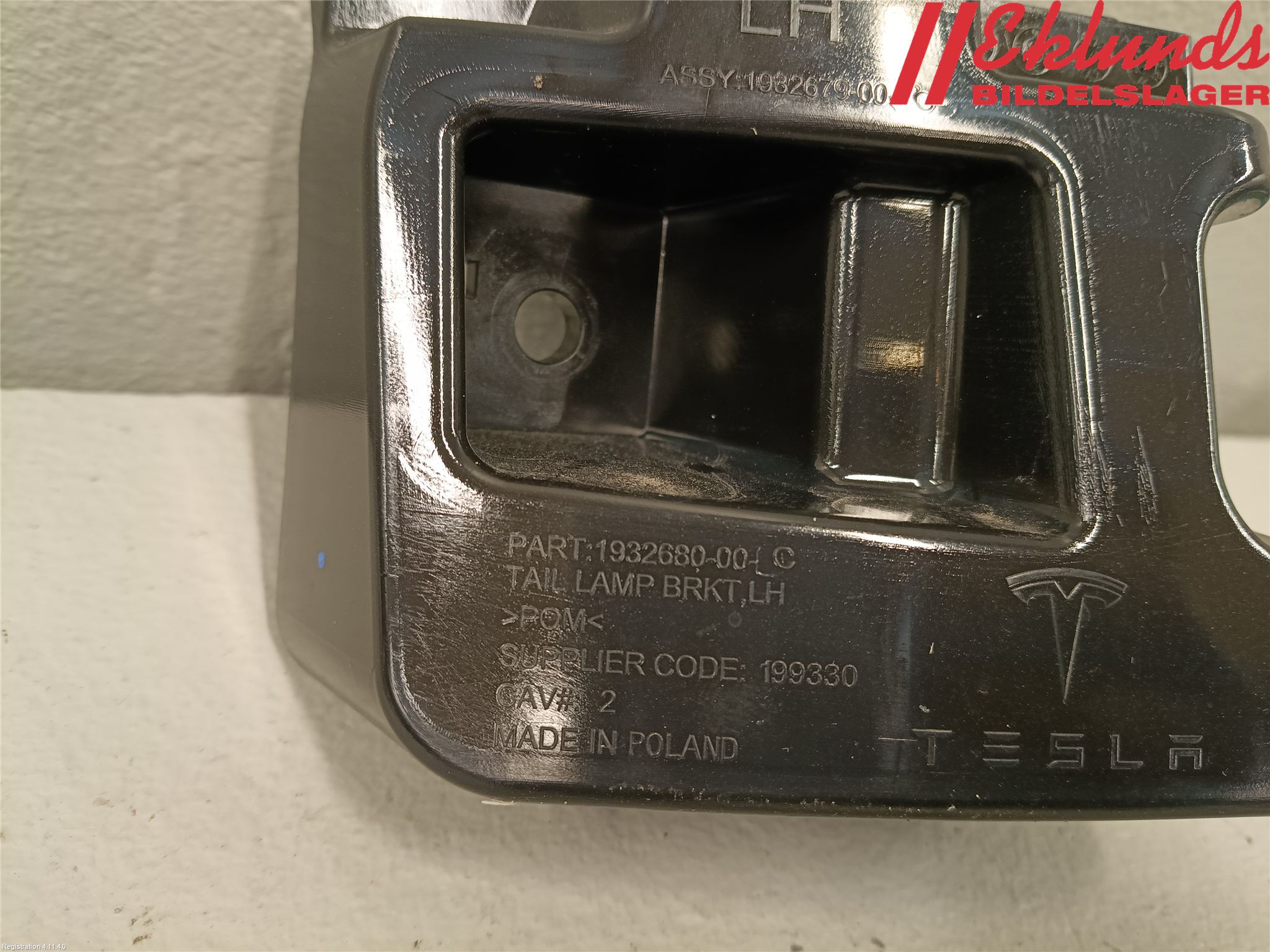 Tesla MODEL Y 21- Stötfångarfäste Bak Vä