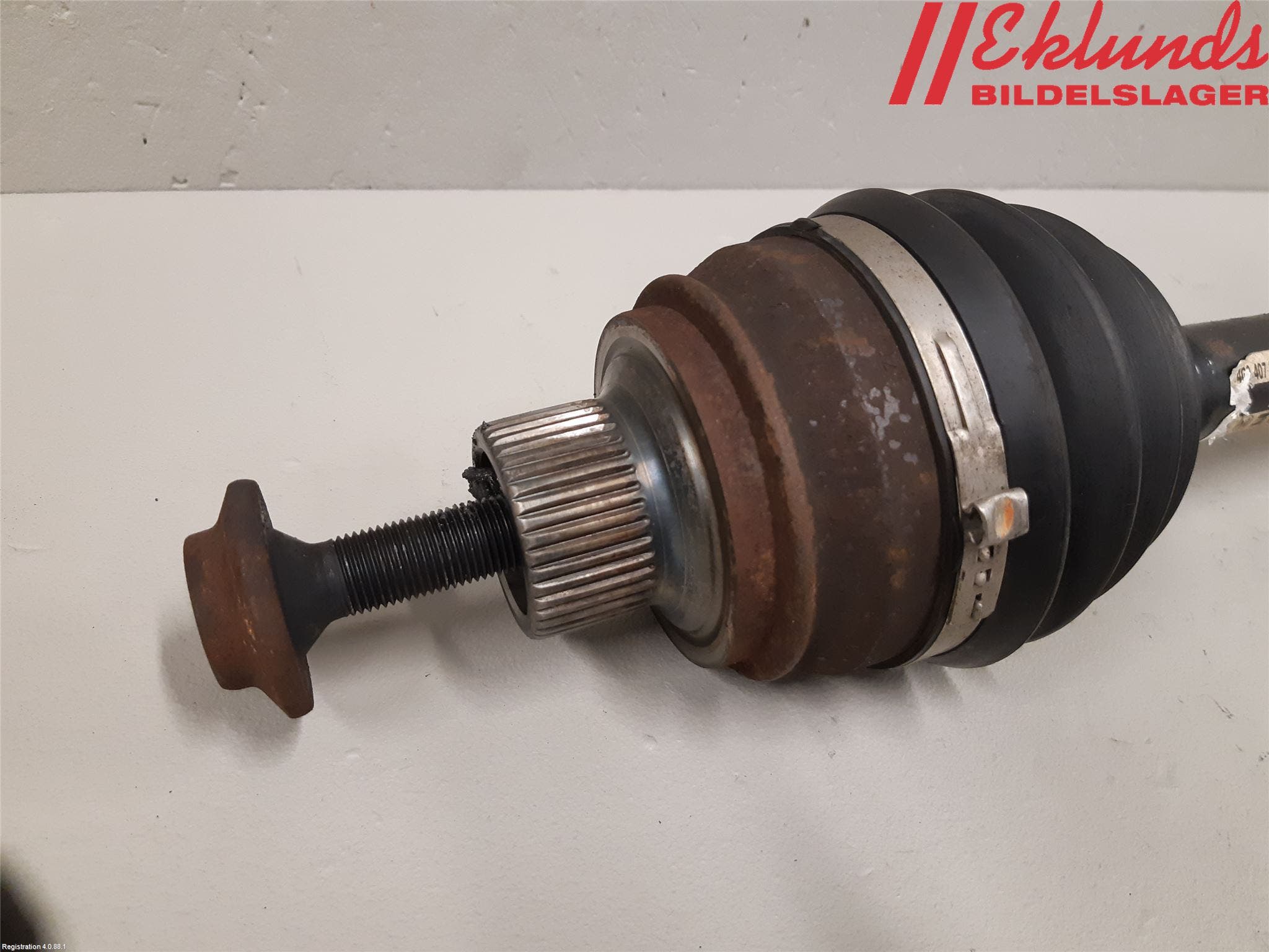 Audi Q5 09-16 Drivaxel Fram Höger