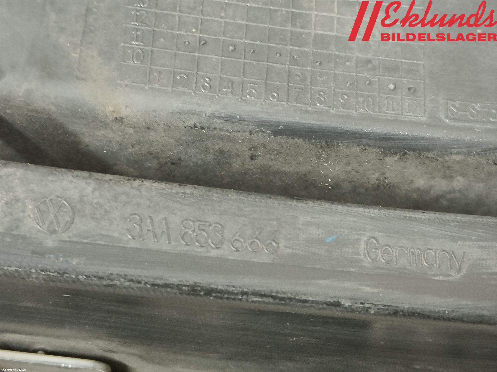 Volkswagen VW PASSAT 11-14 Dimljussarg Fram