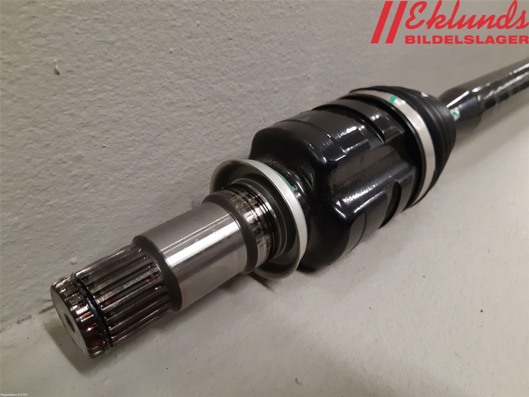 Toyota C-HR 16-23 Drivaxel Fram Höger