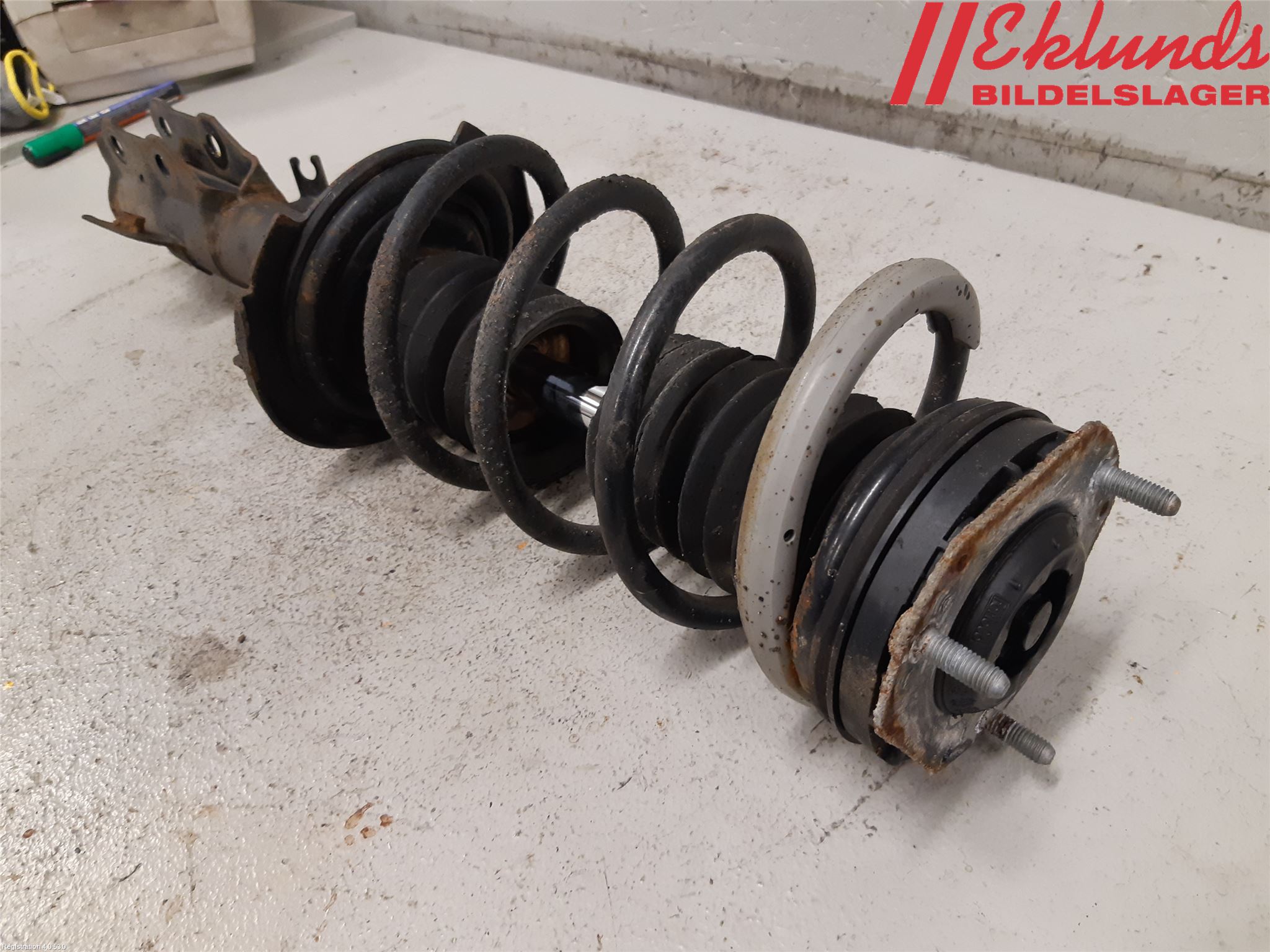 Mazda 2 (DE) 08-15 Fjäderben Fram Höger