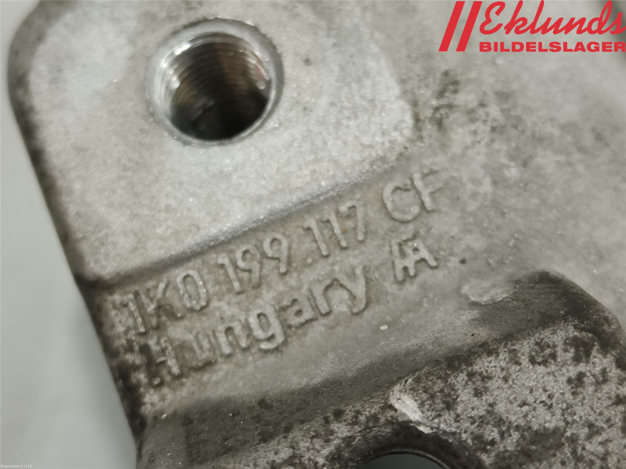 Volkswagen VW TOURAN 16- Motorfäste