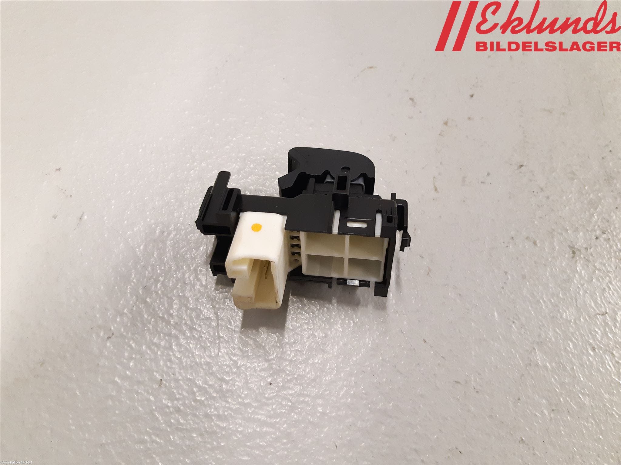 Toyota RAV4 13-18 Strömställare Elhiss