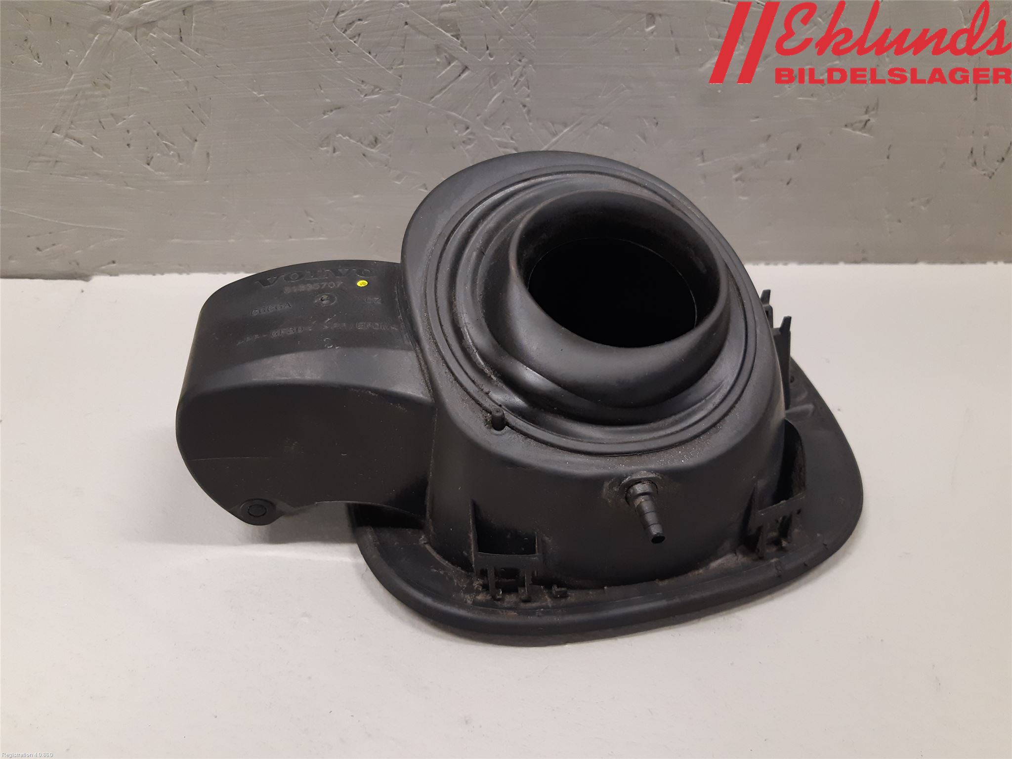 Volvo V60 11-13 Tanklucka