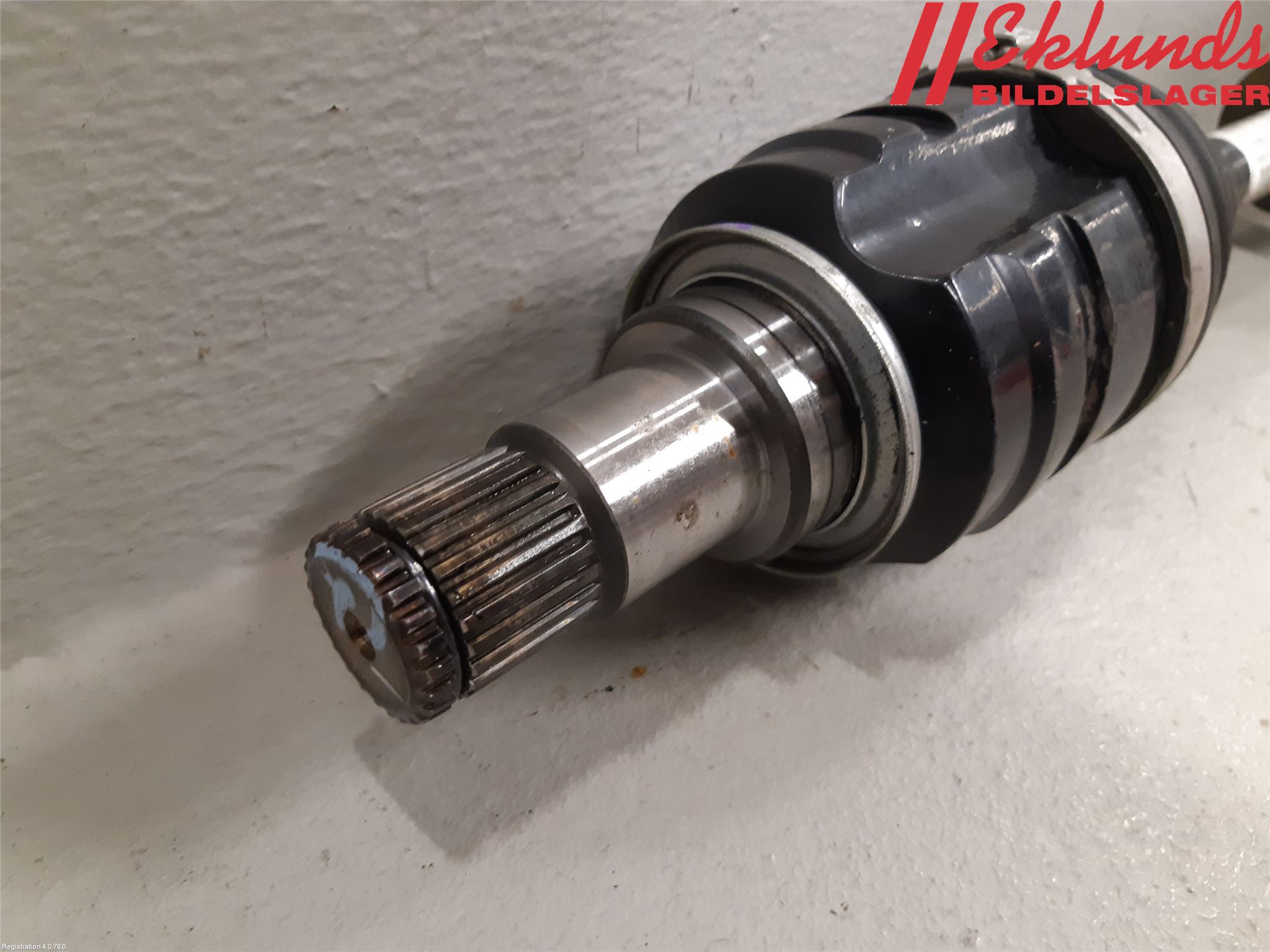 Toyota C-HR 16-23 Drivaxel Fram Vänster