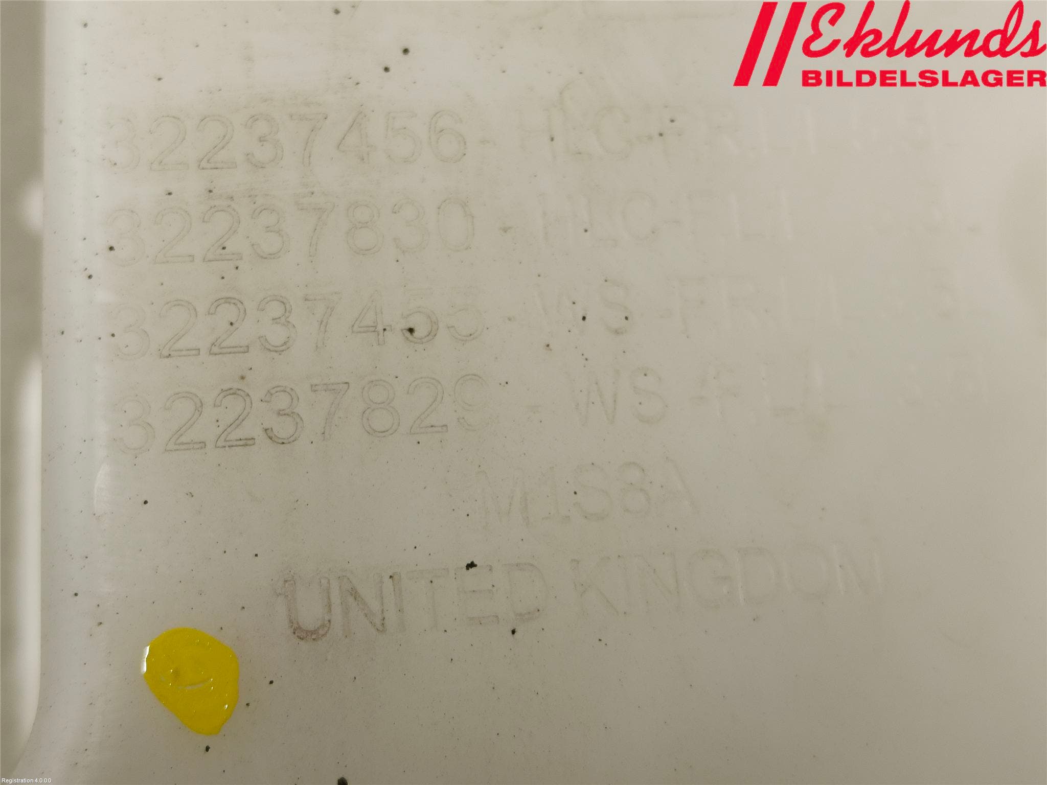 Volvo V90 17->> Spolartank Vindruta