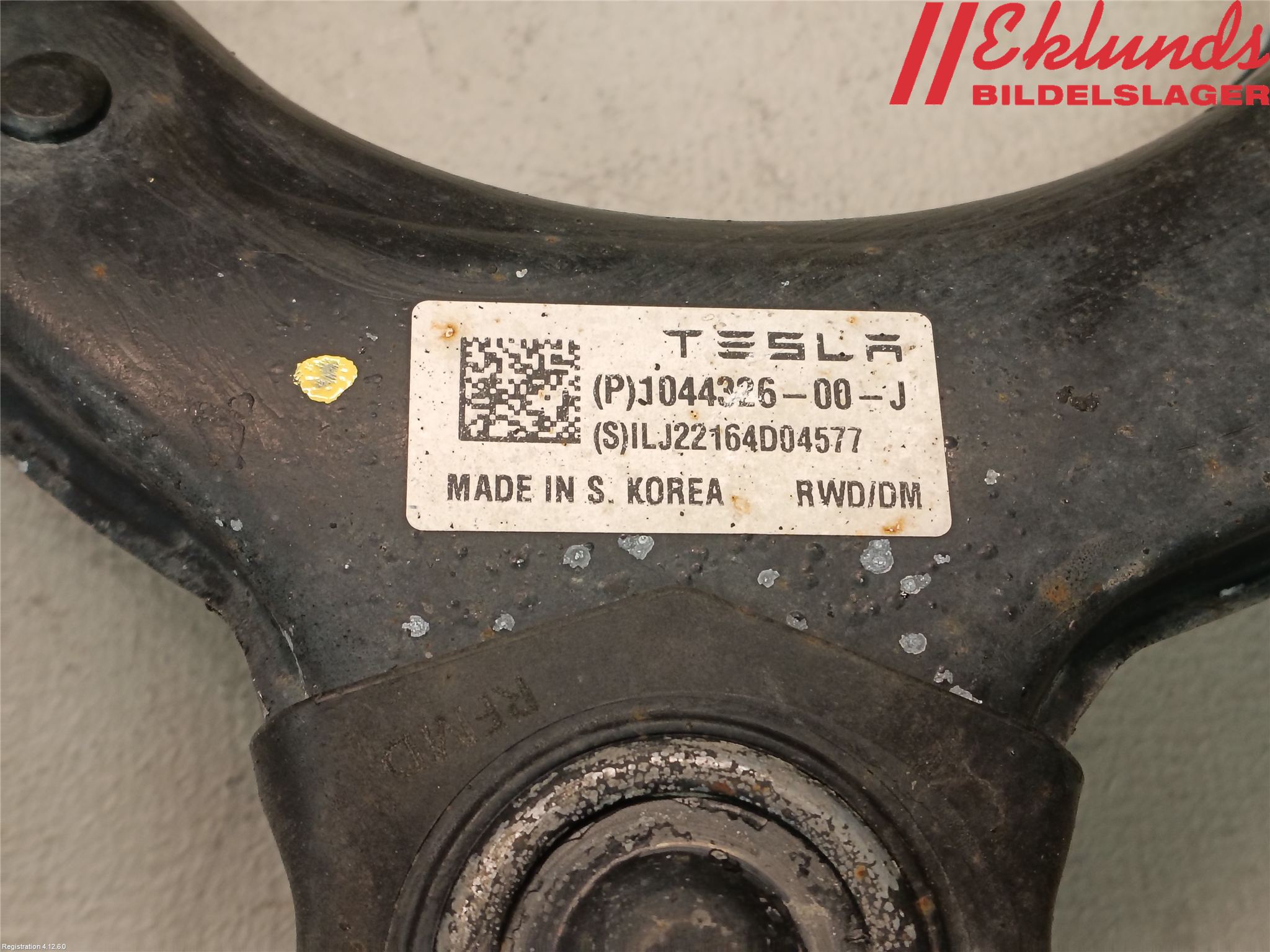 Tesla MODEL 3 17- Bärarm Fram Övre Hö