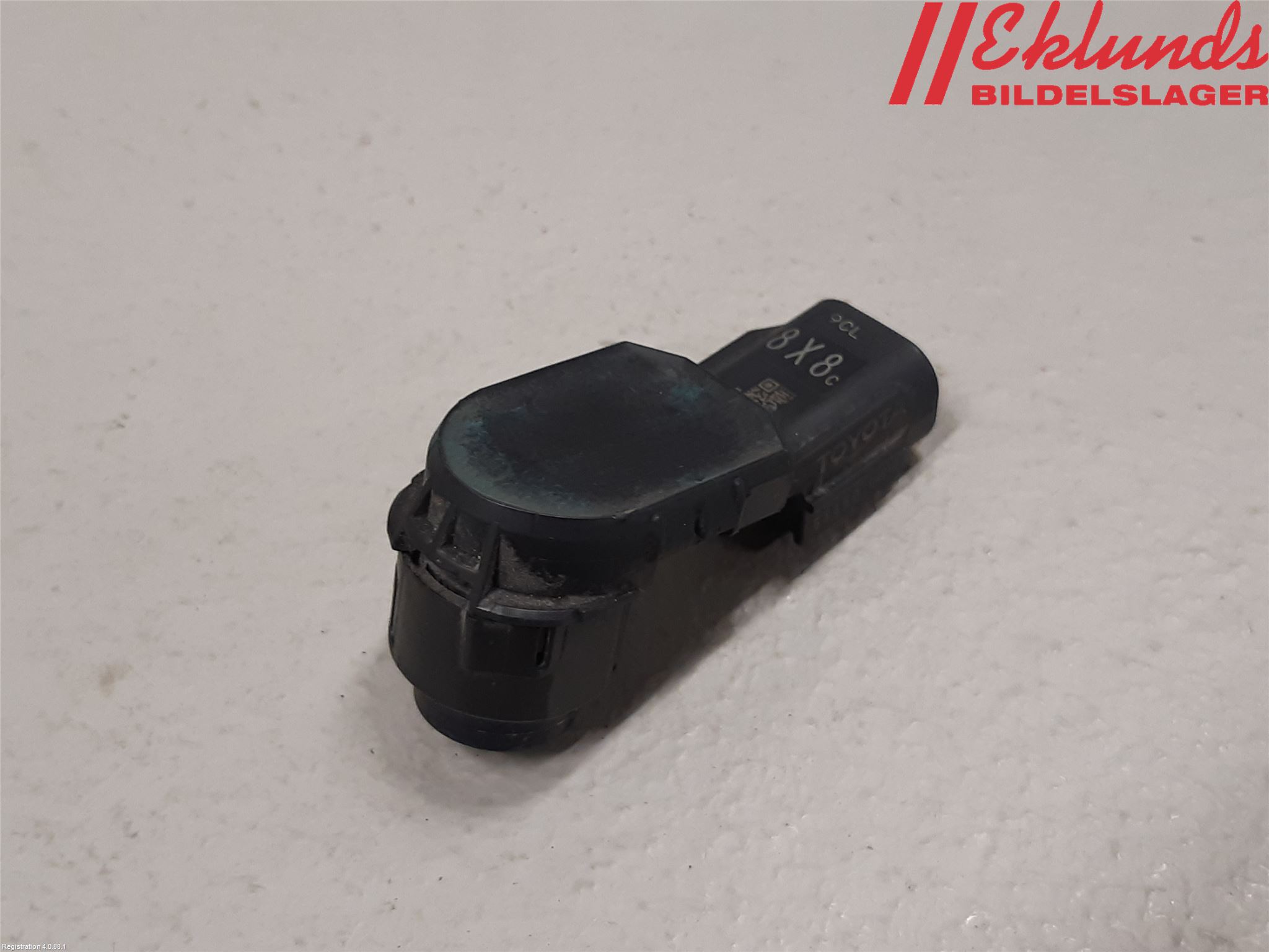 Toyota RAV4 19- Parkeringshjälp Frontsensor