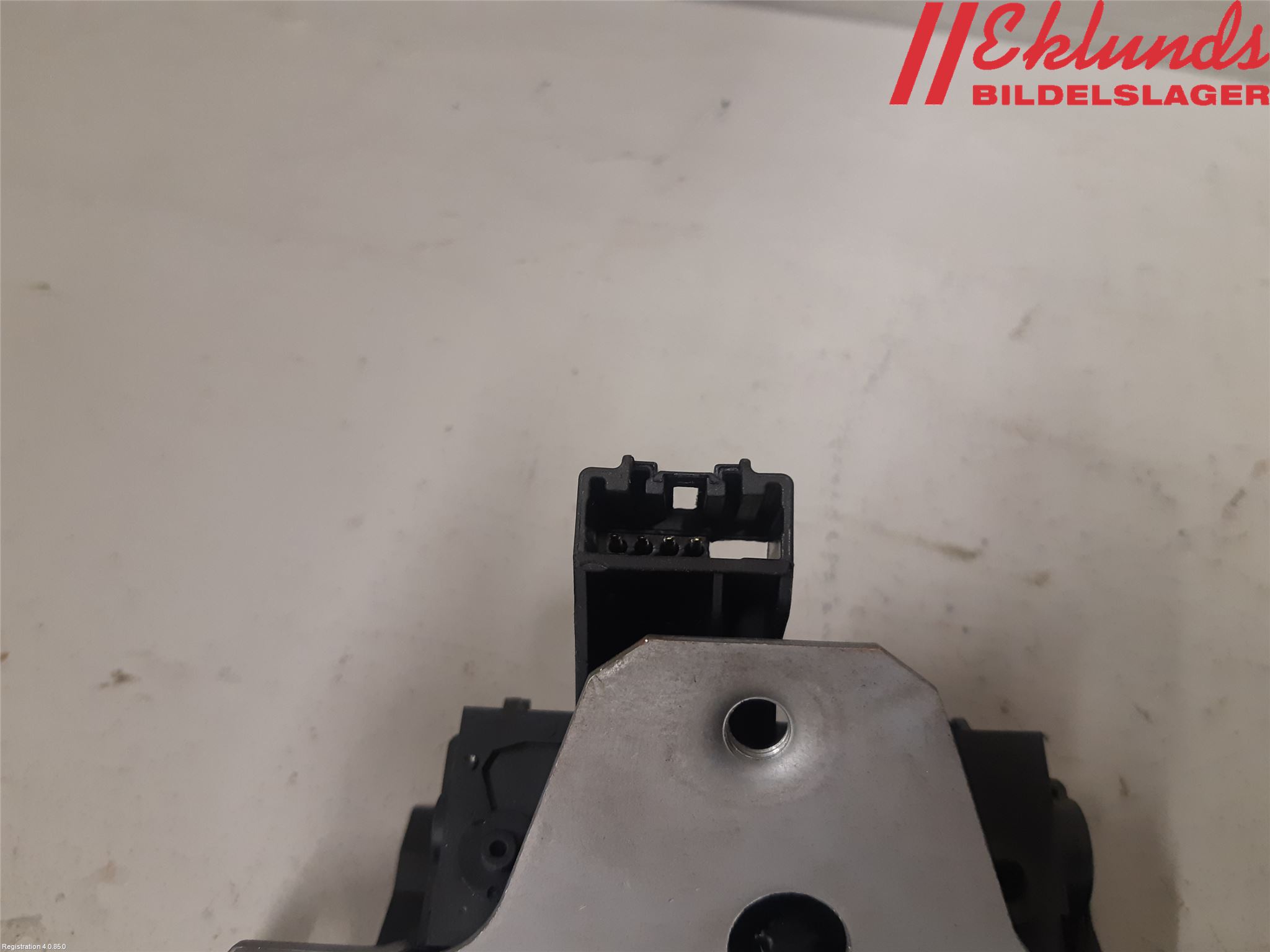 Volvo V40 12-19 Låskista Baklucka